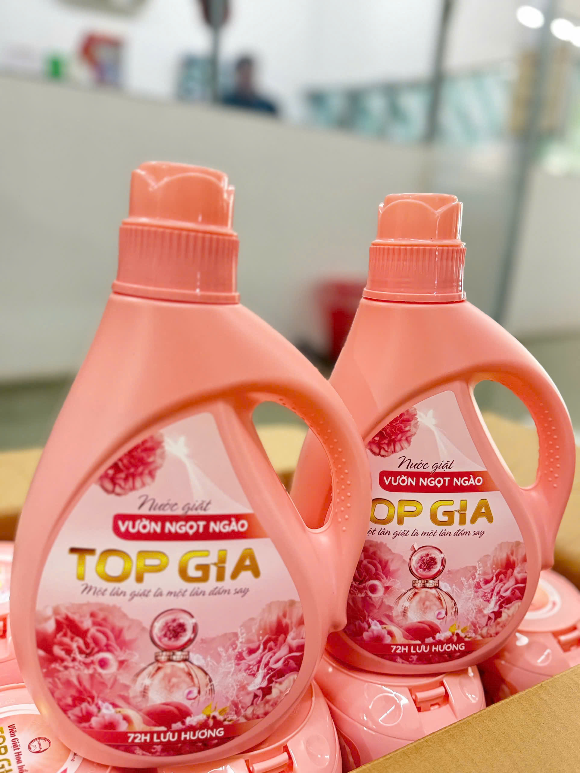 Can Nước Giặt TOPGIA 2Lit hương Vườn Ngọt Ngào
