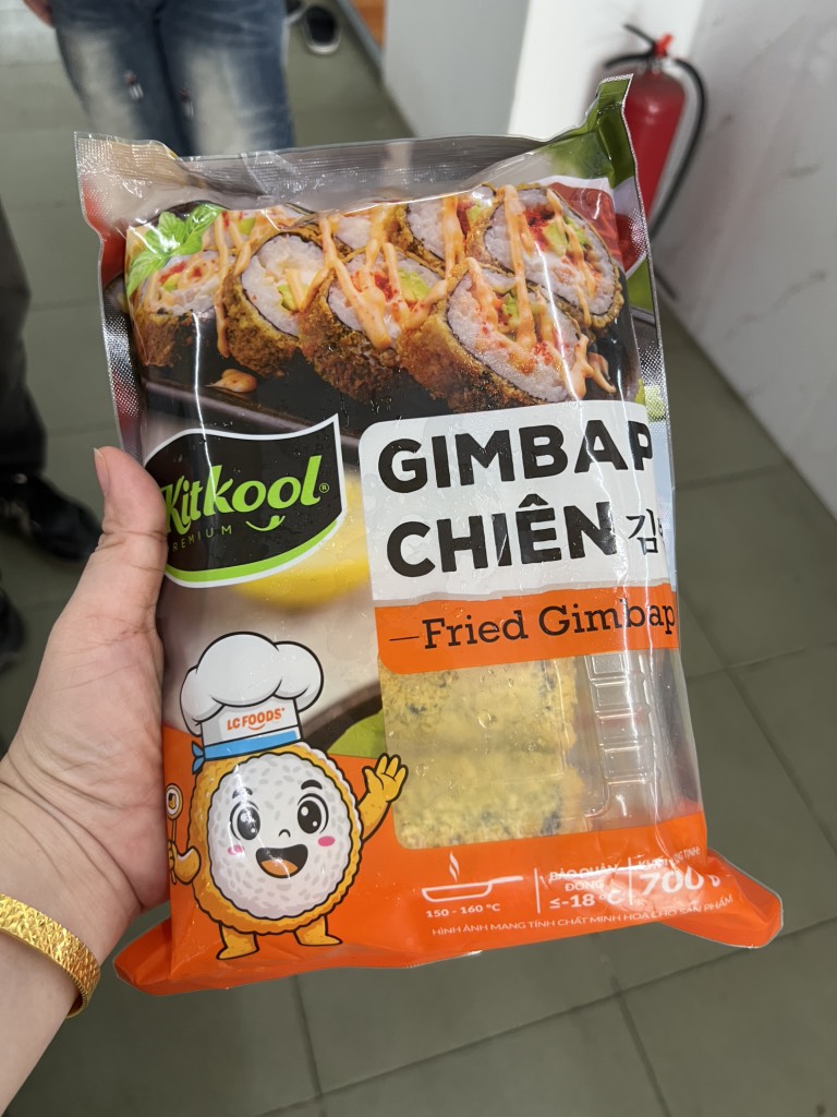 Ghimbap chiên hàng lcfood hộp 5 cây to