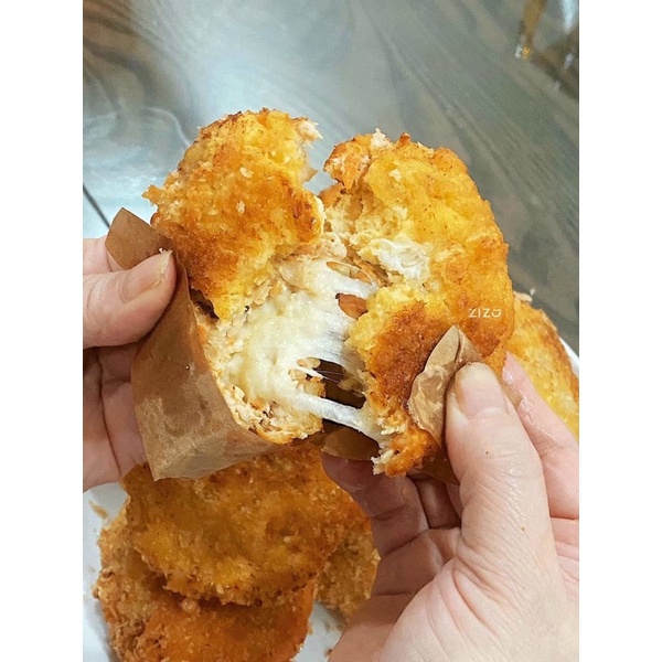 Bánh Gà Phô Mai - Hộp 12 Cái