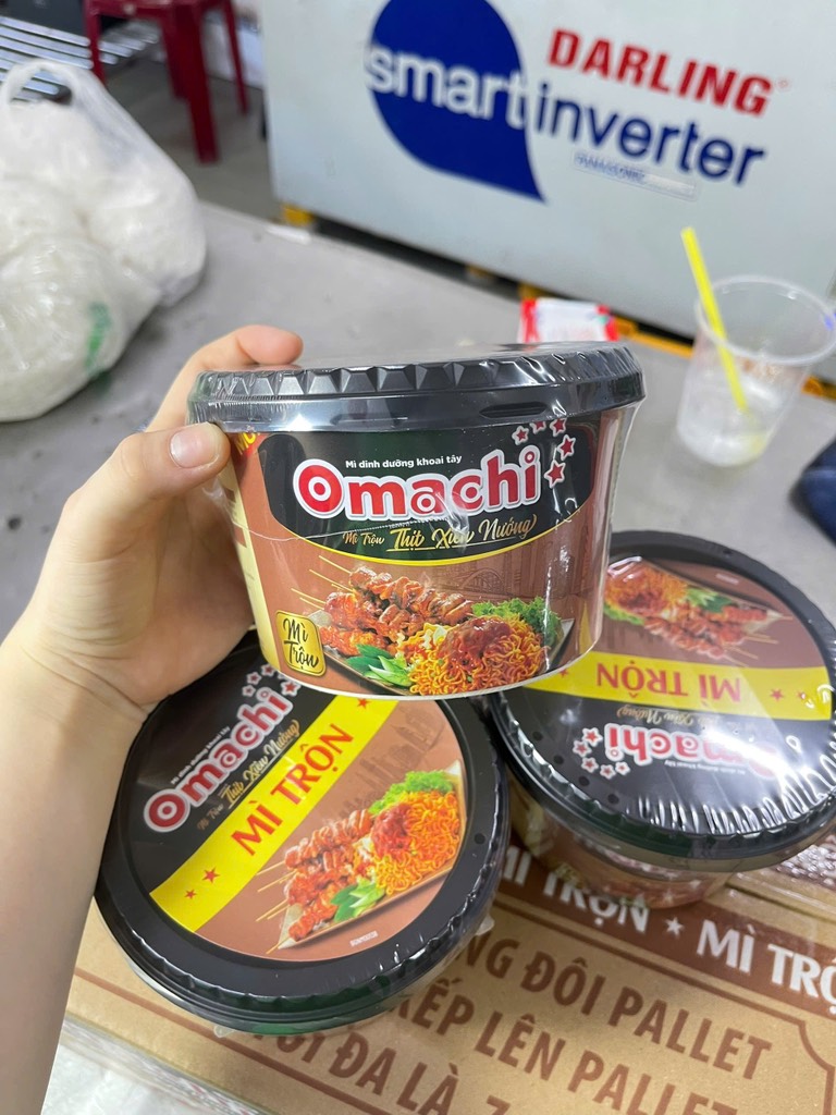 Mì trộn Omachi tô thịt xiên nướng thùng 12 tô x105g