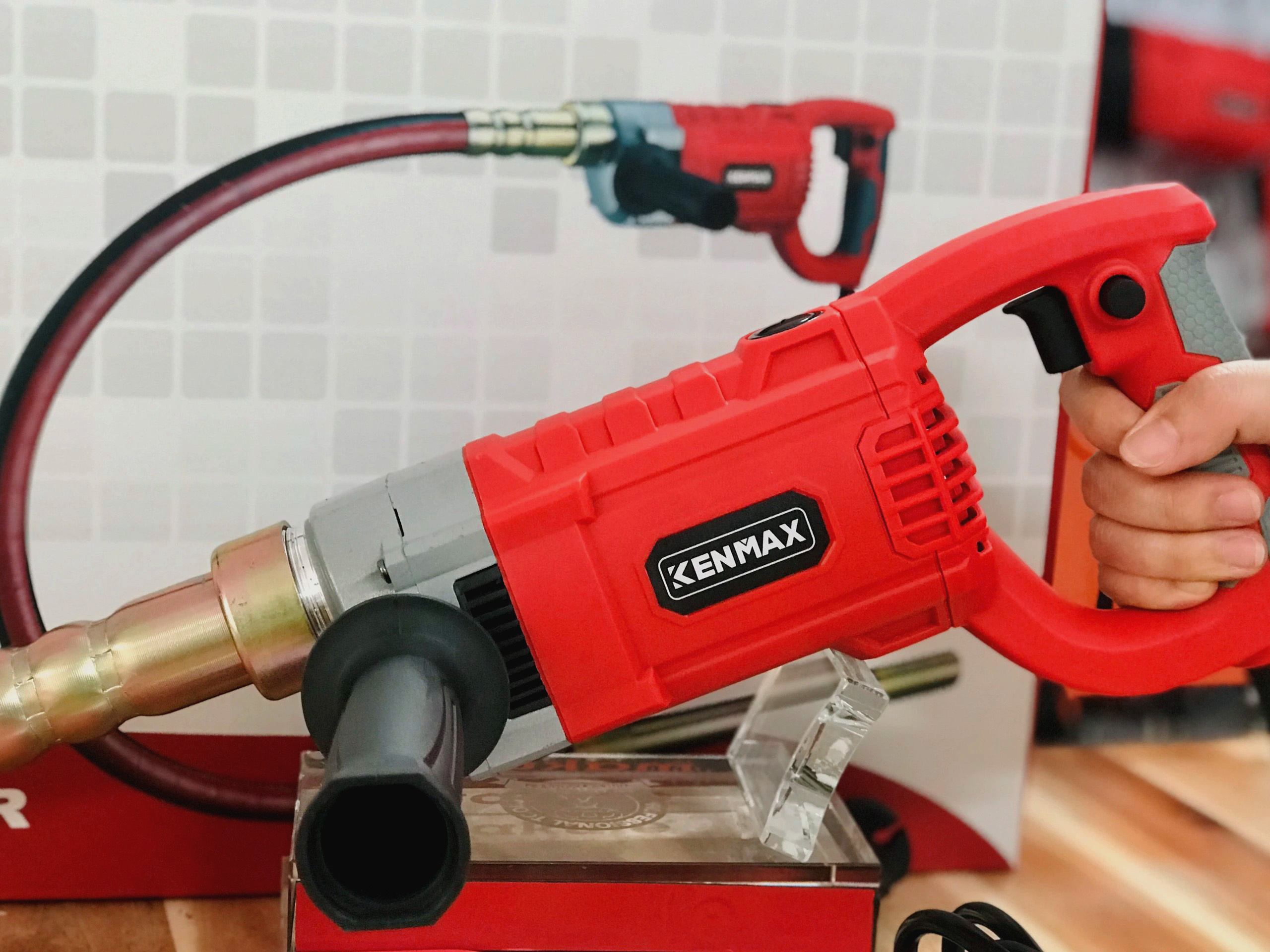 Máy đầm dùi KENMAX | KM150M