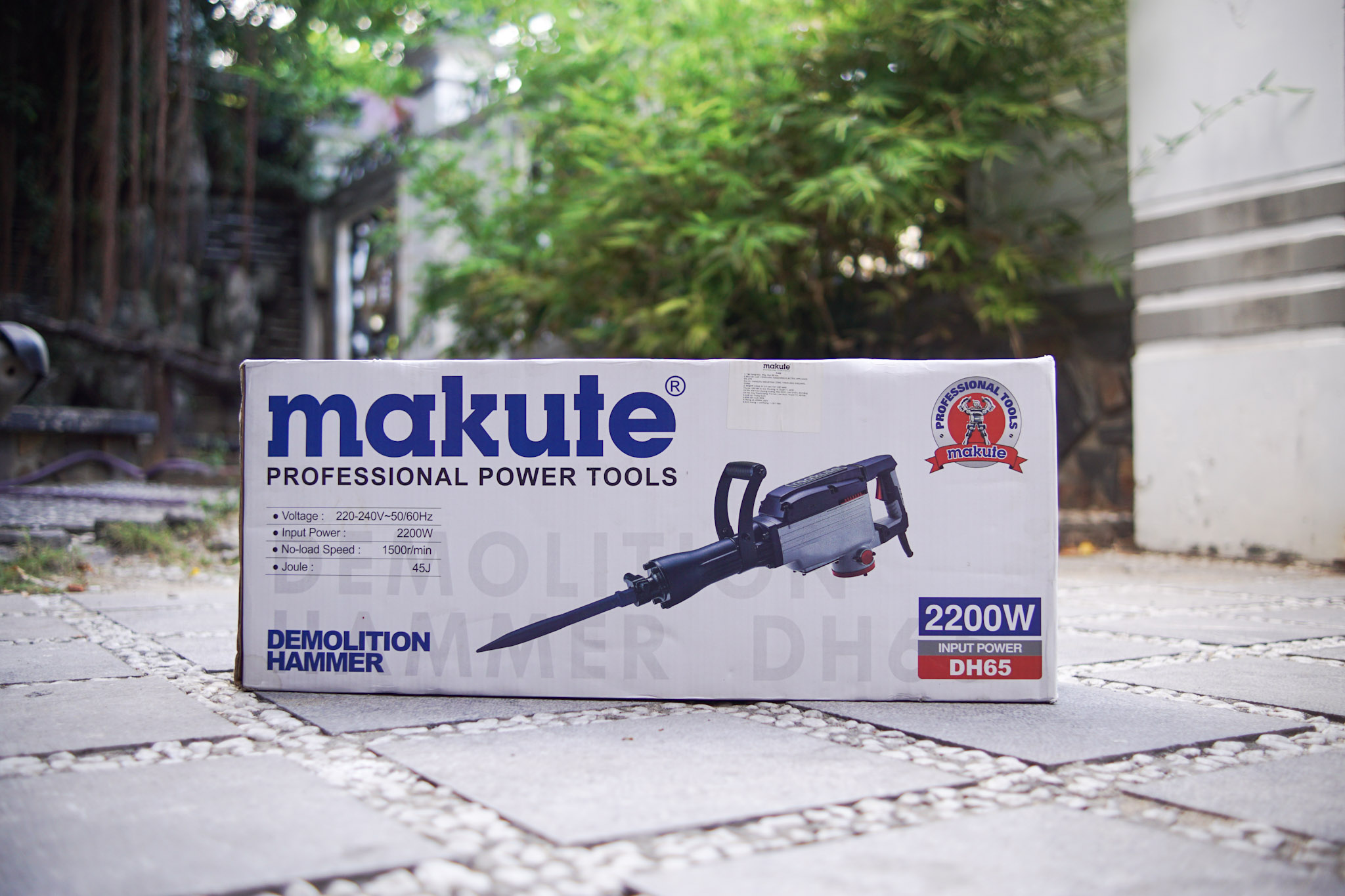 MÁY ĐỤC MAKUTE (30ly) DH65
