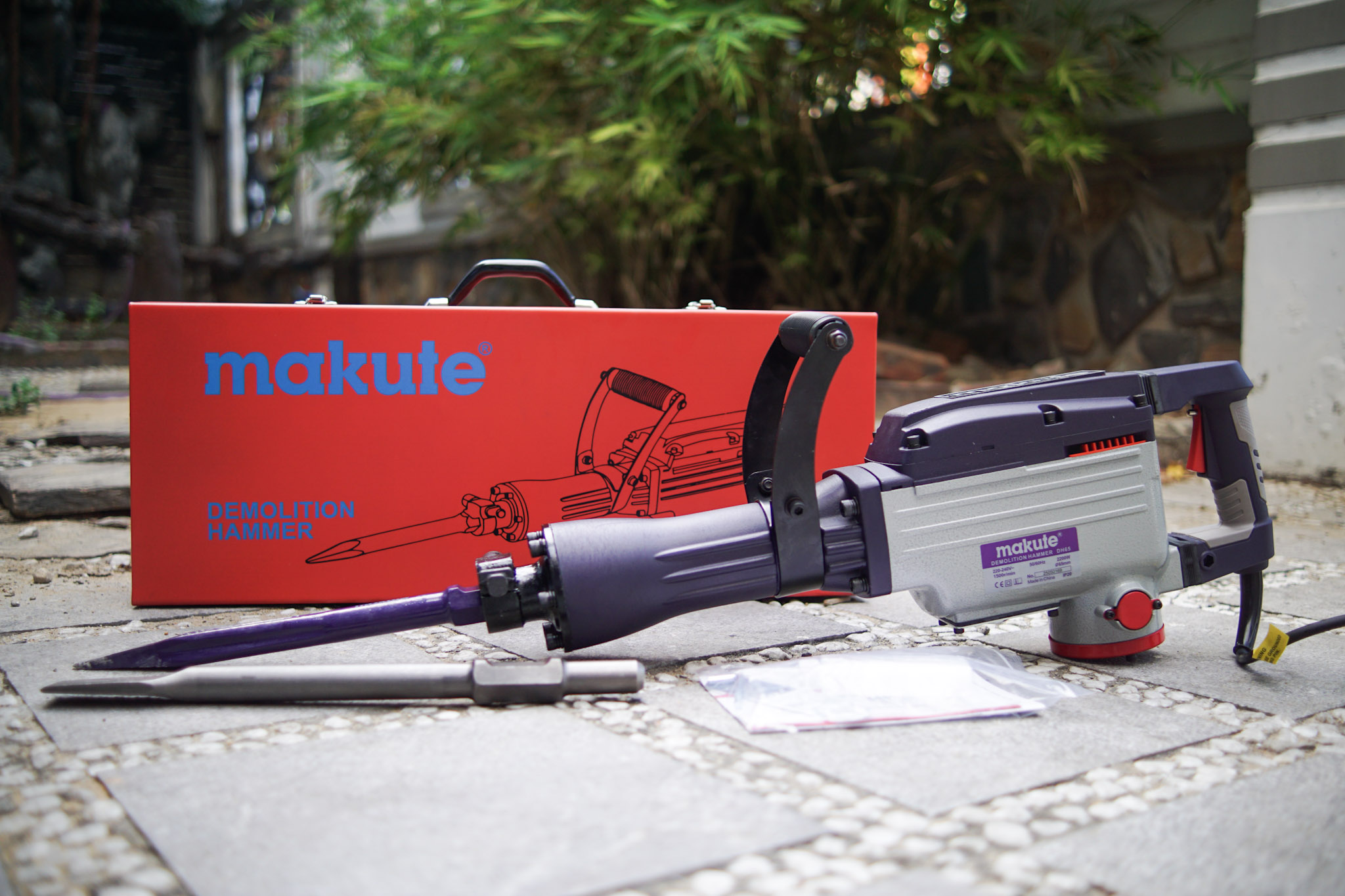 MÁY ĐỤC MAKUTE (30ly) DH65
