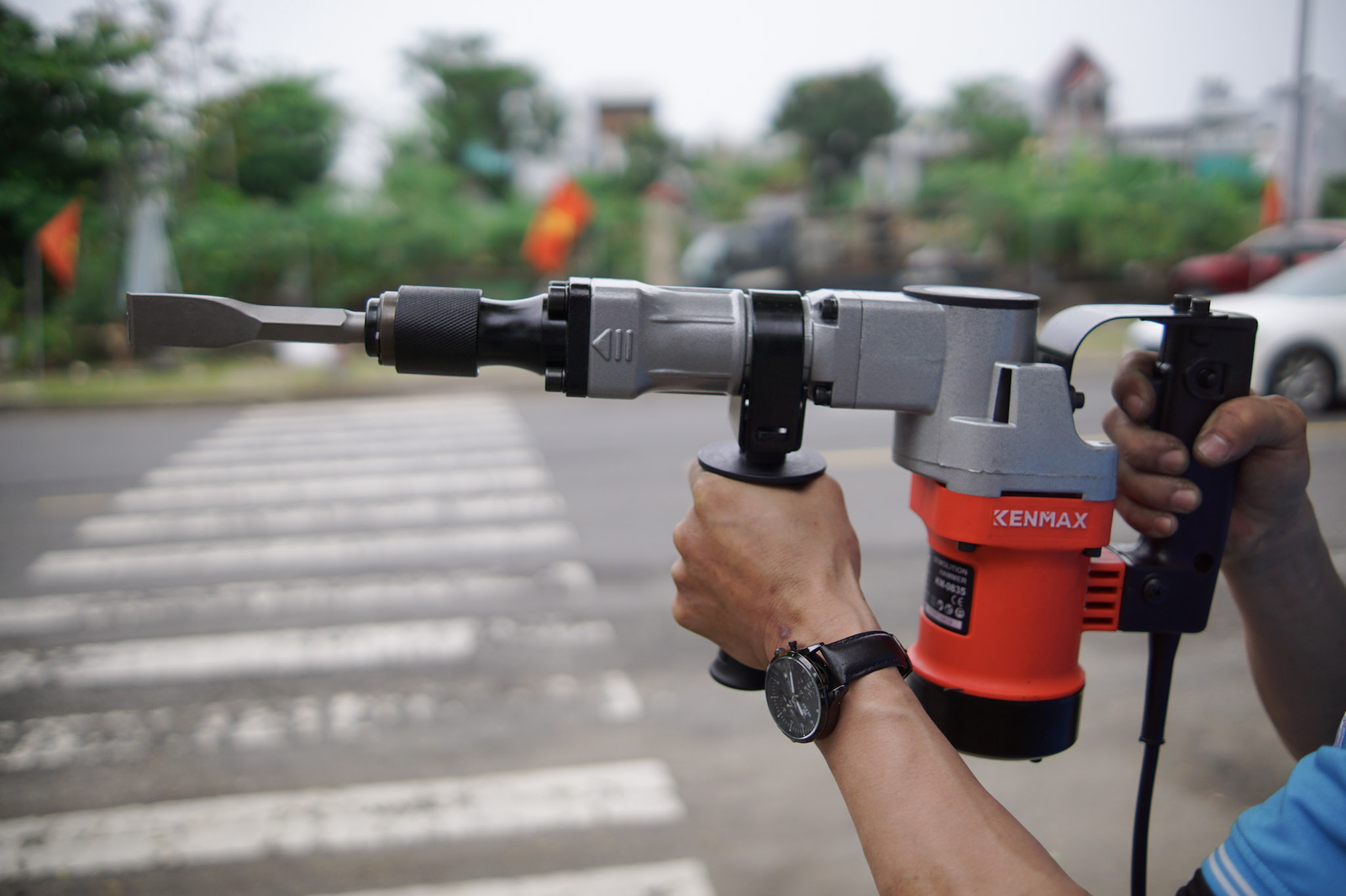 MÁY ĐỤC BÊ TÔNG KENMAX KM 0835N