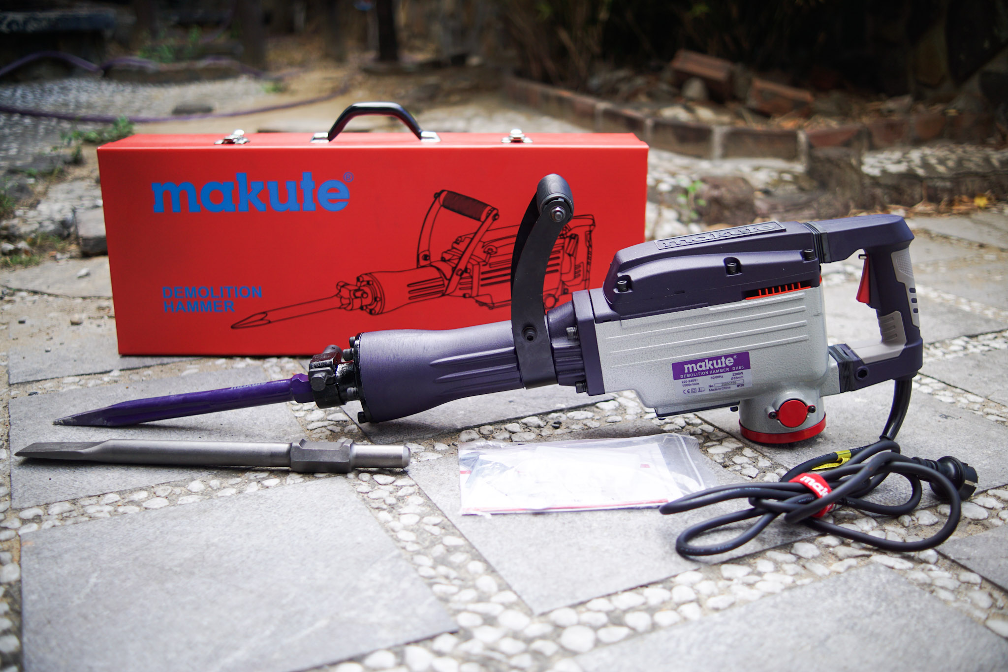 MÁY ĐỤC MAKUTE (30ly) DH65