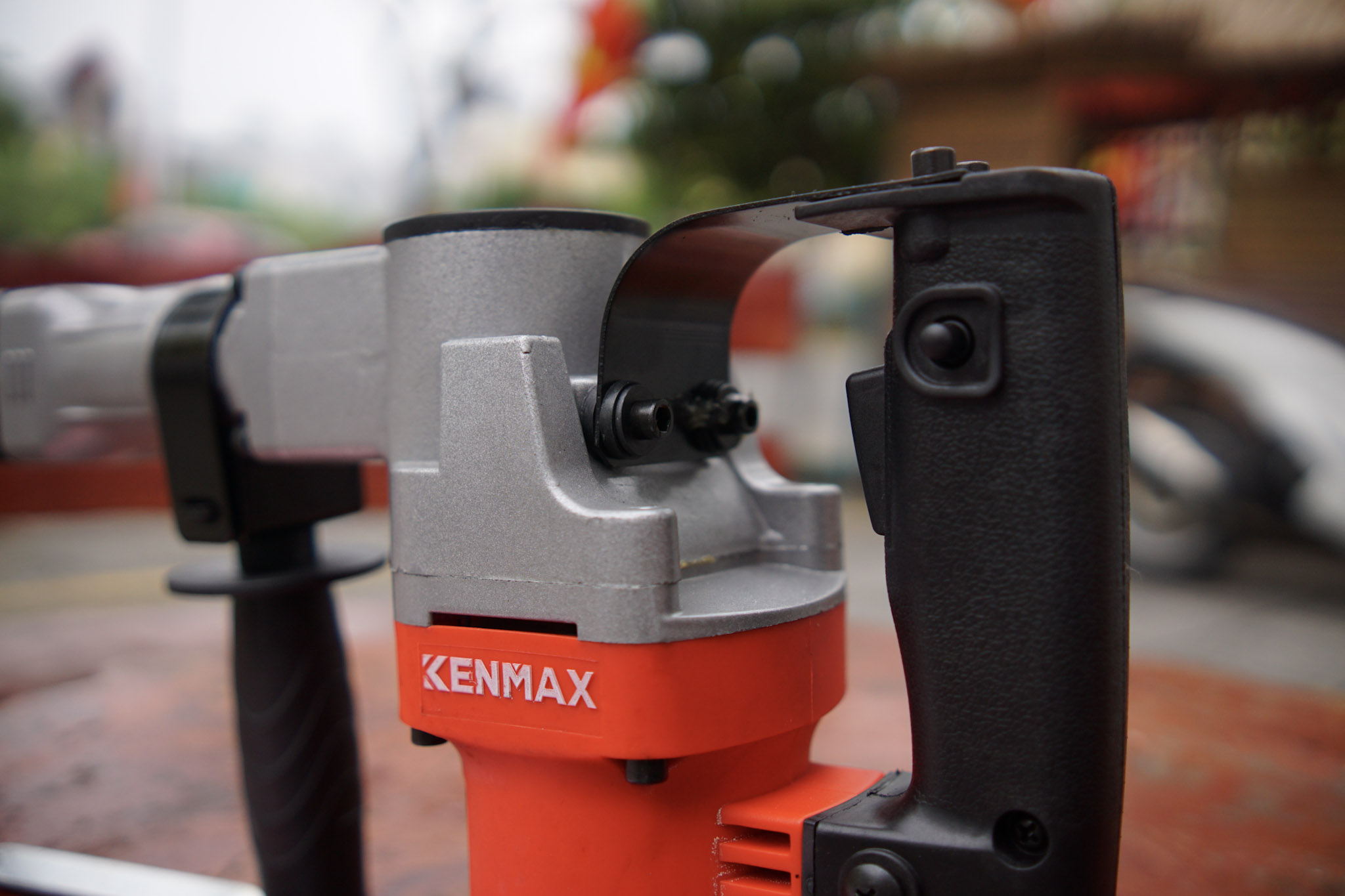 MÁY ĐỤC BÊ TÔNG KENMAX KM 0835N