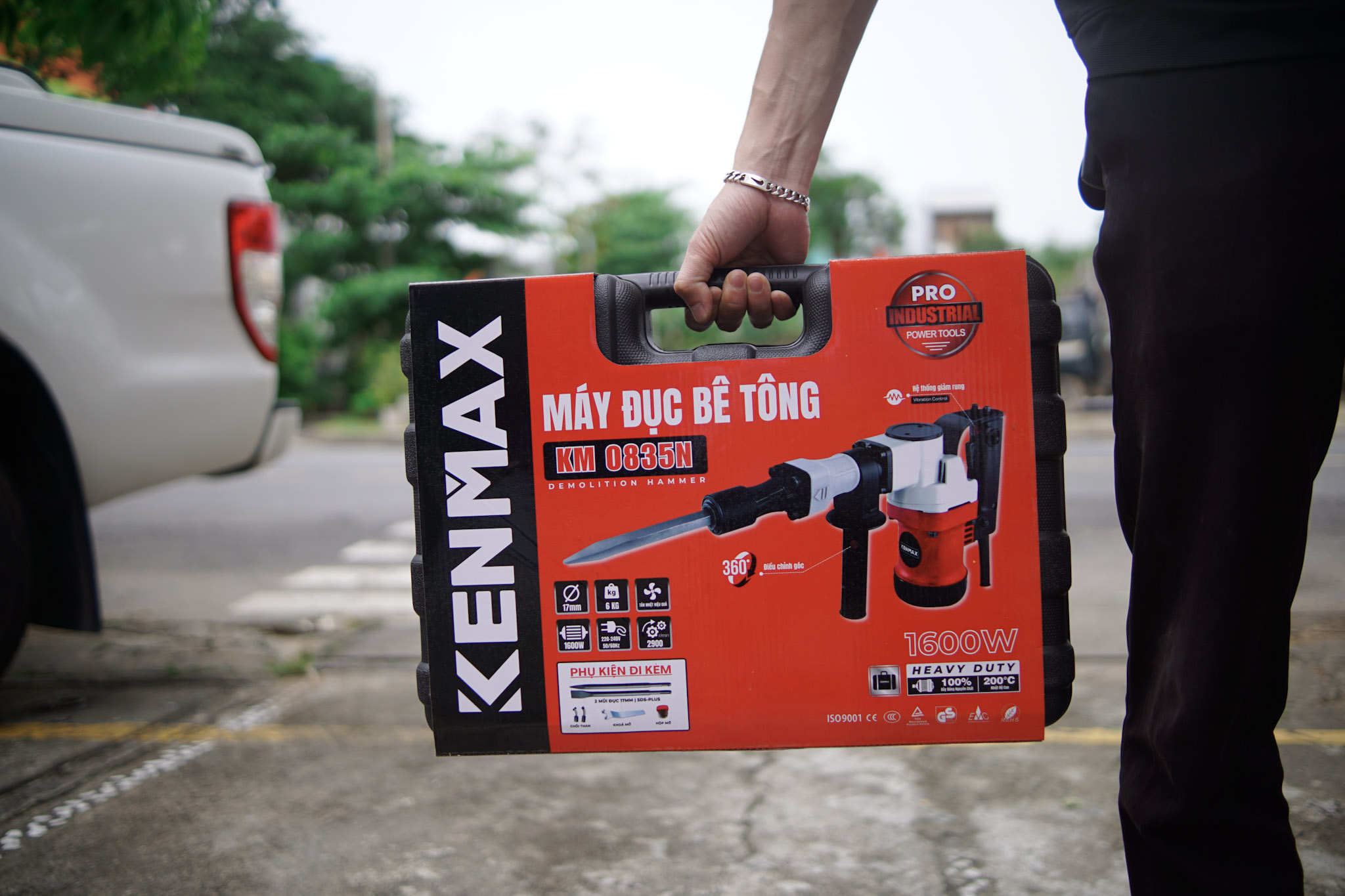 MÁY ĐỤC BÊ TÔNG KENMAX KM 0835N