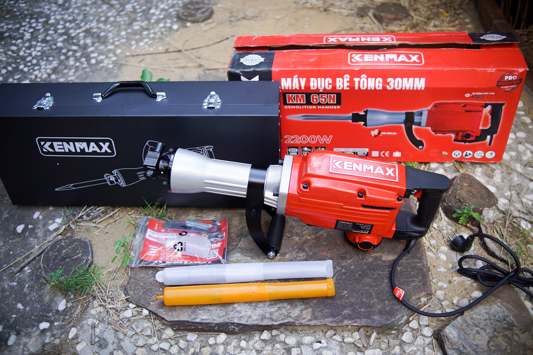 MÁY ĐỤC BÊ TÔNG KENMAX KM 65N