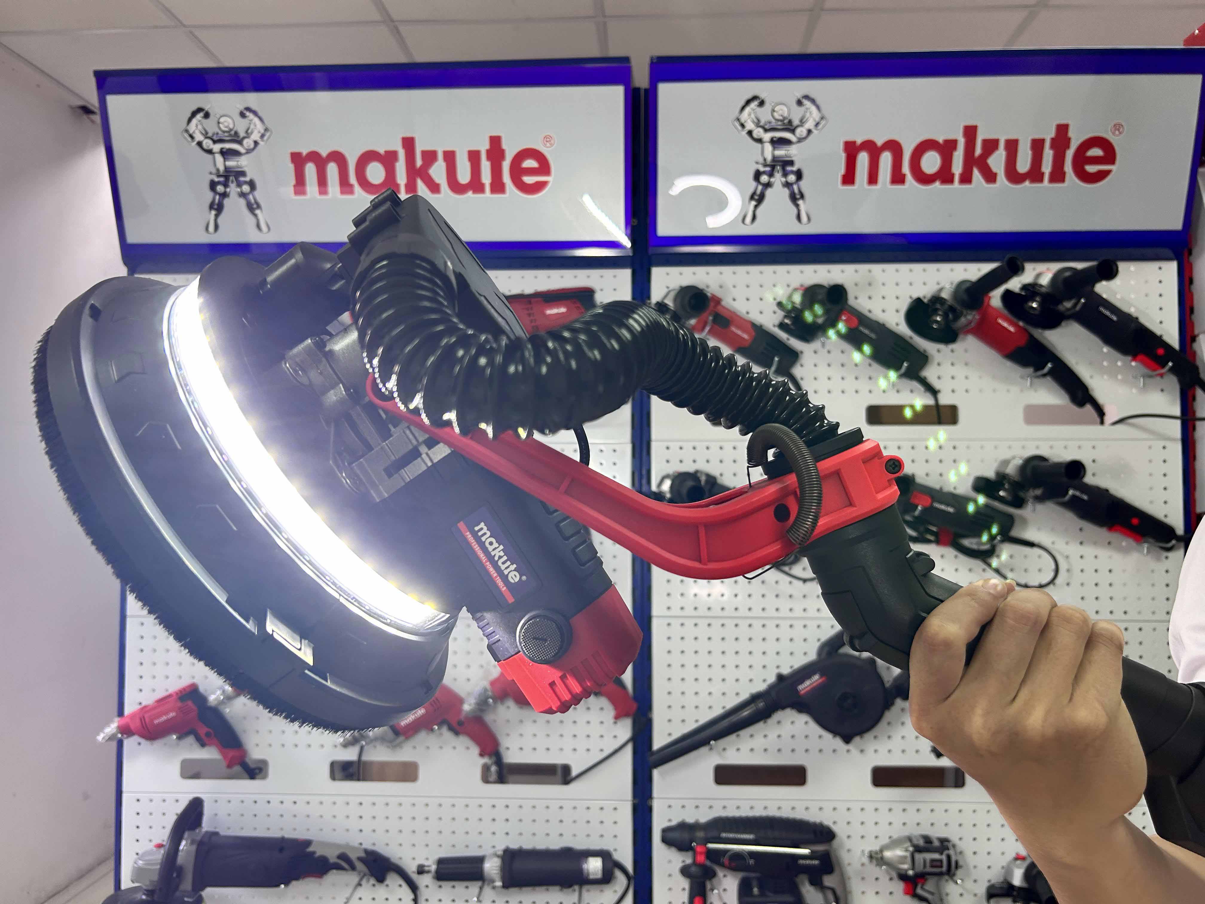 Máy chà tường cần dài WS002