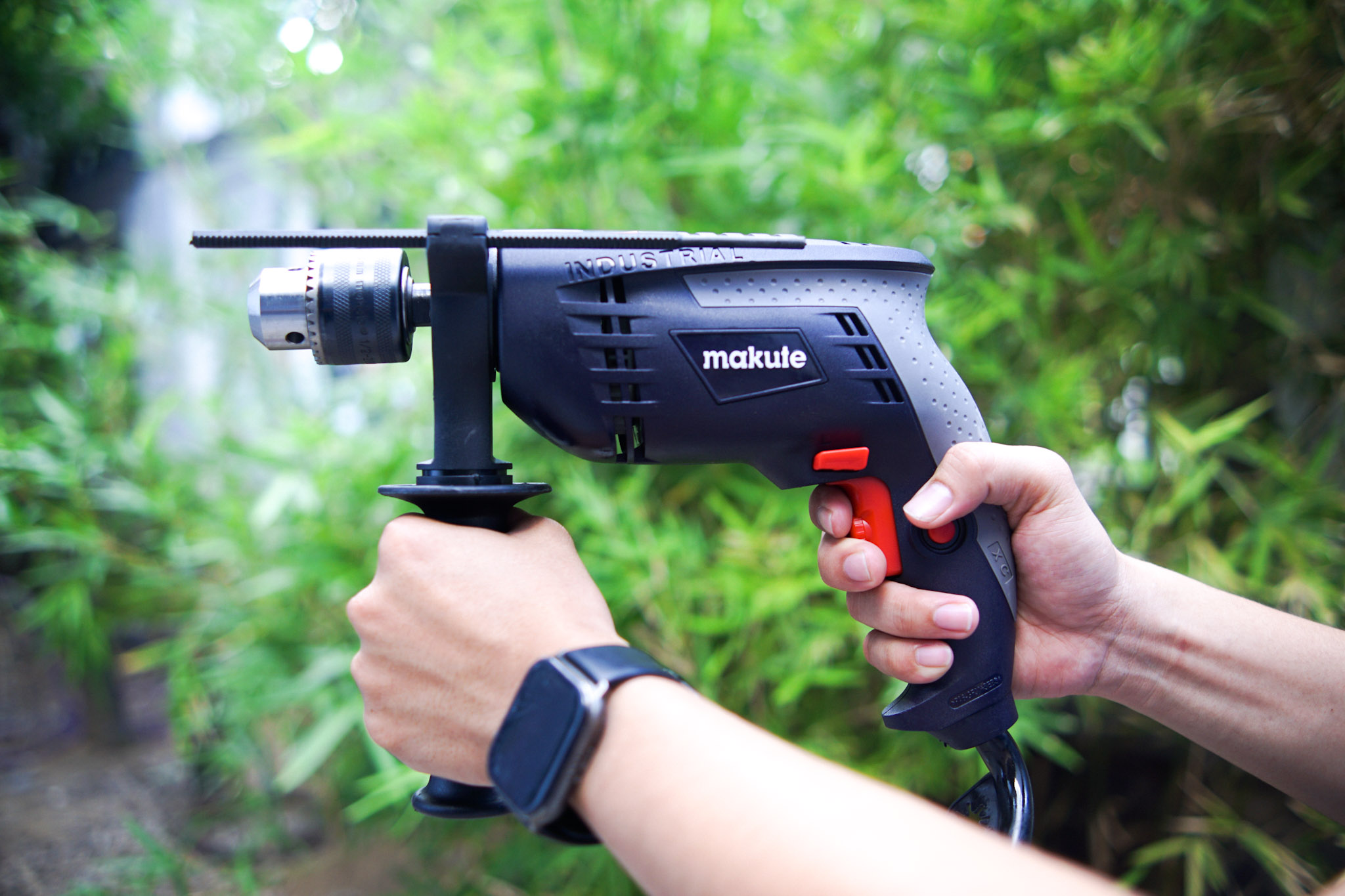 Máy khoan động lực Makute ID003-X