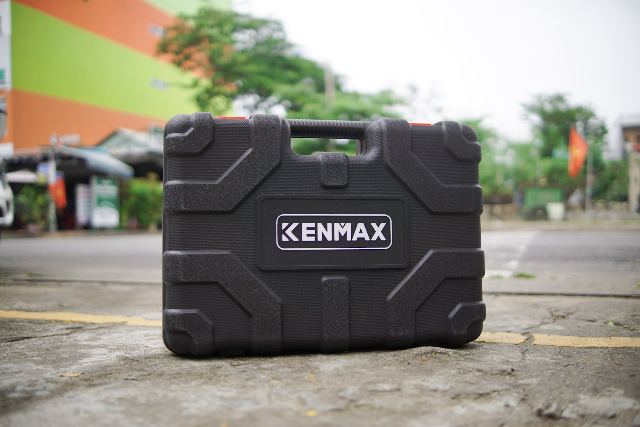 MÁY ĐỤC BÊ TÔNG KENMAX KM 0835N