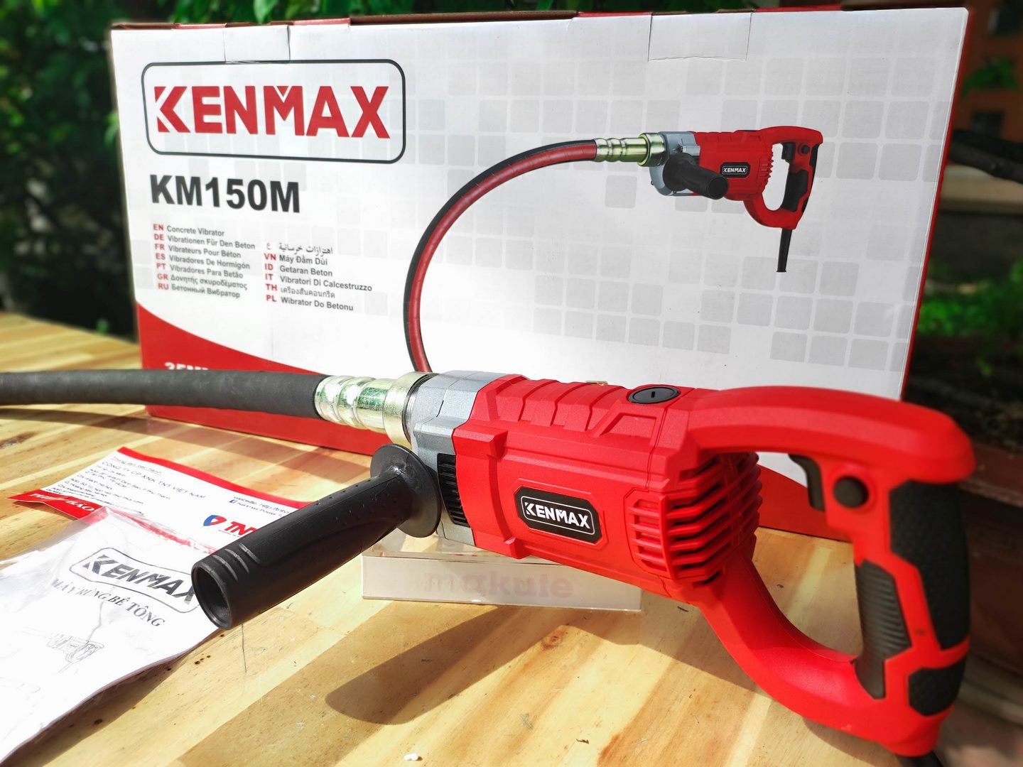 Máy đầm dùi KENMAX | KM150M