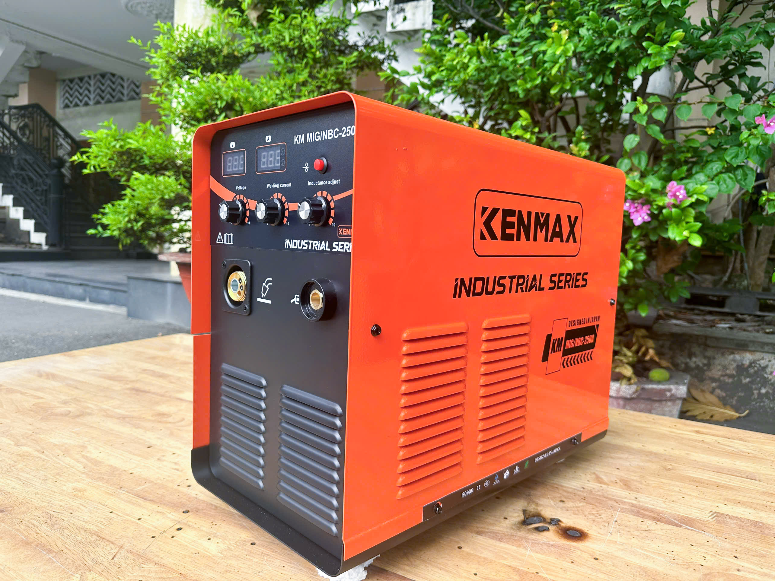 MÁY HÀN MIG KENMAX KM MIG/NBC-250A (INDUSTRIAL SERIES)