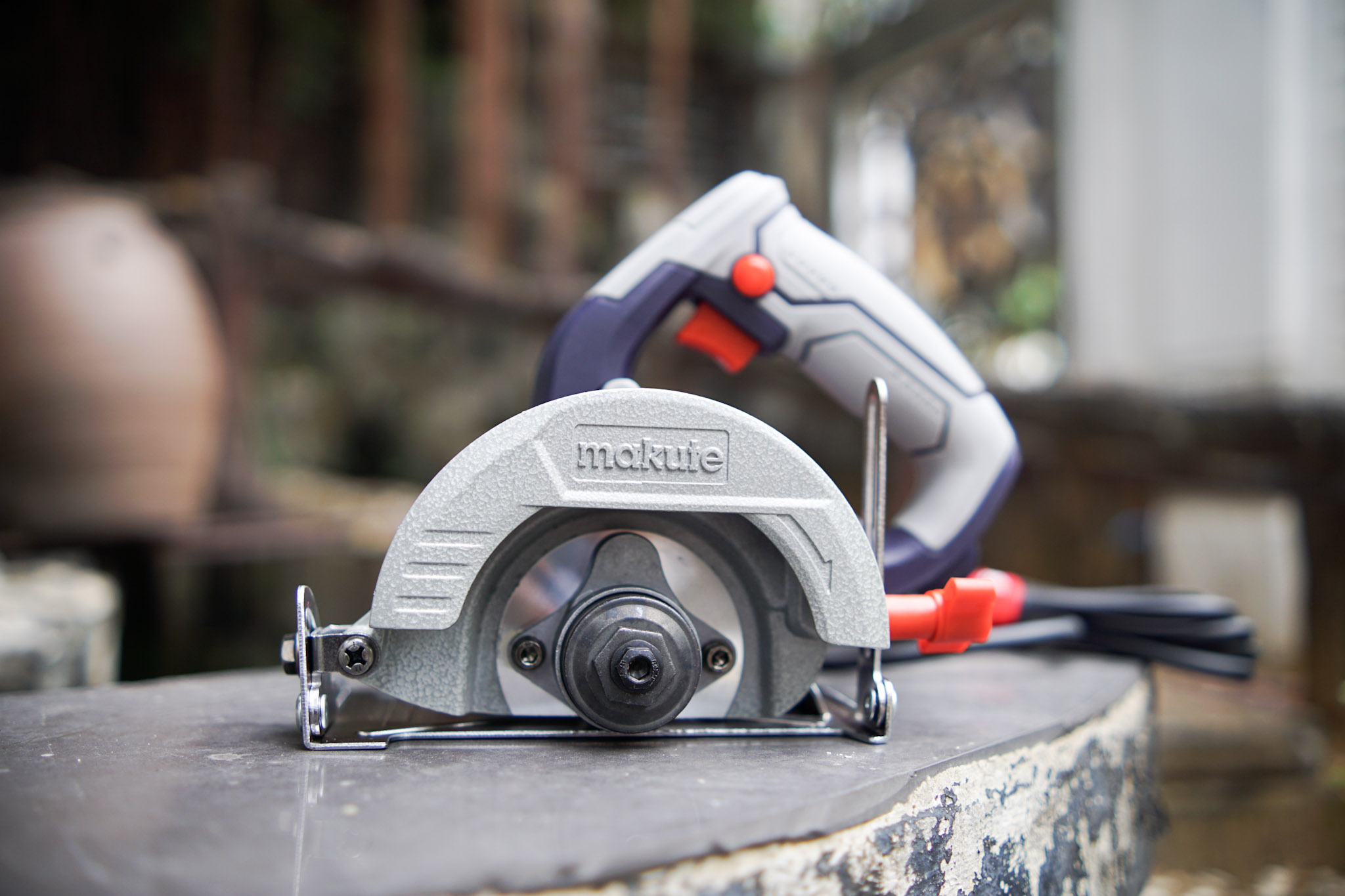 MÁY CẮT GẠCH MAKUTE - MC111