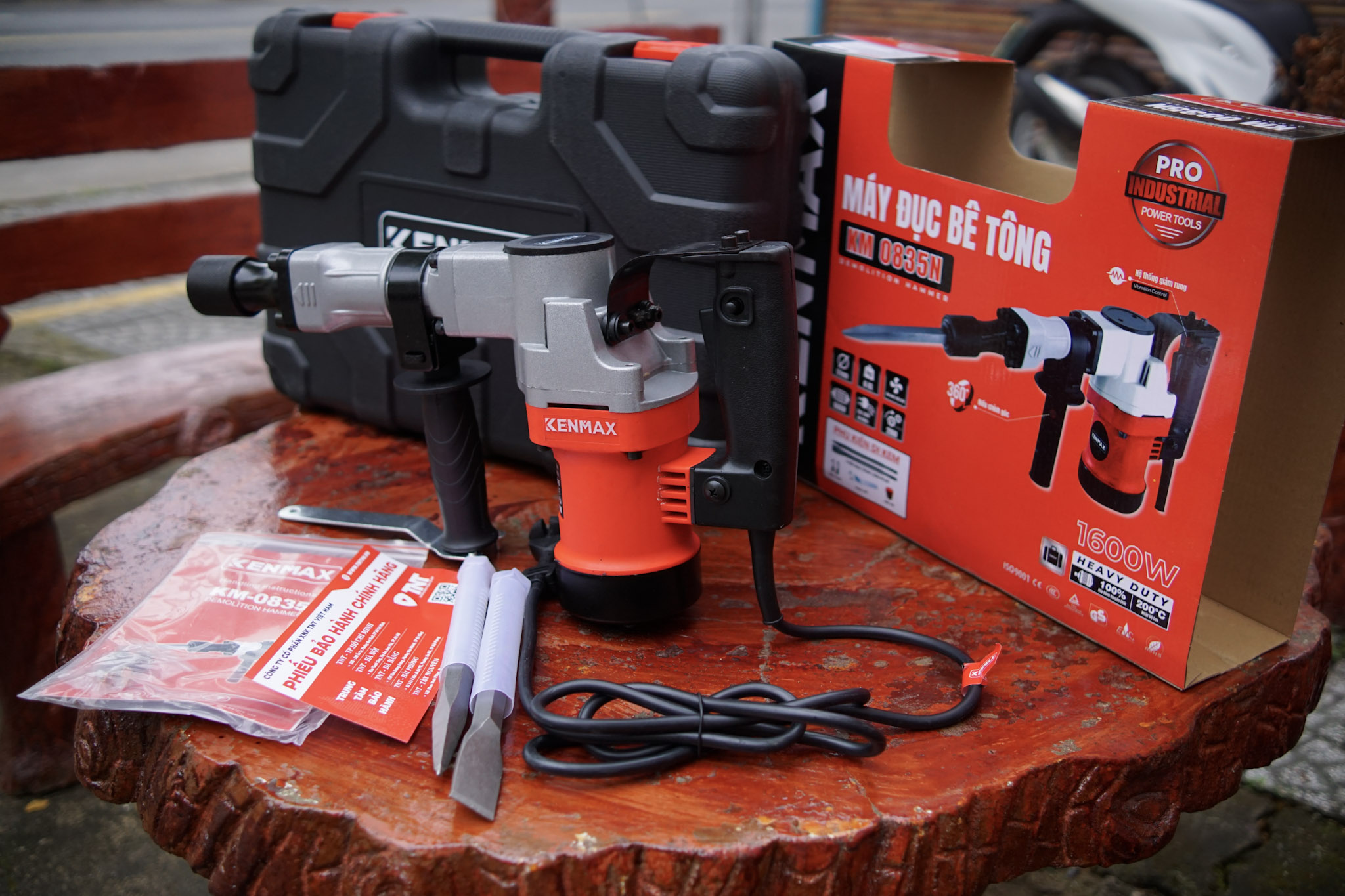 MÁY ĐỤC BÊ TÔNG KENMAX KM 0835N