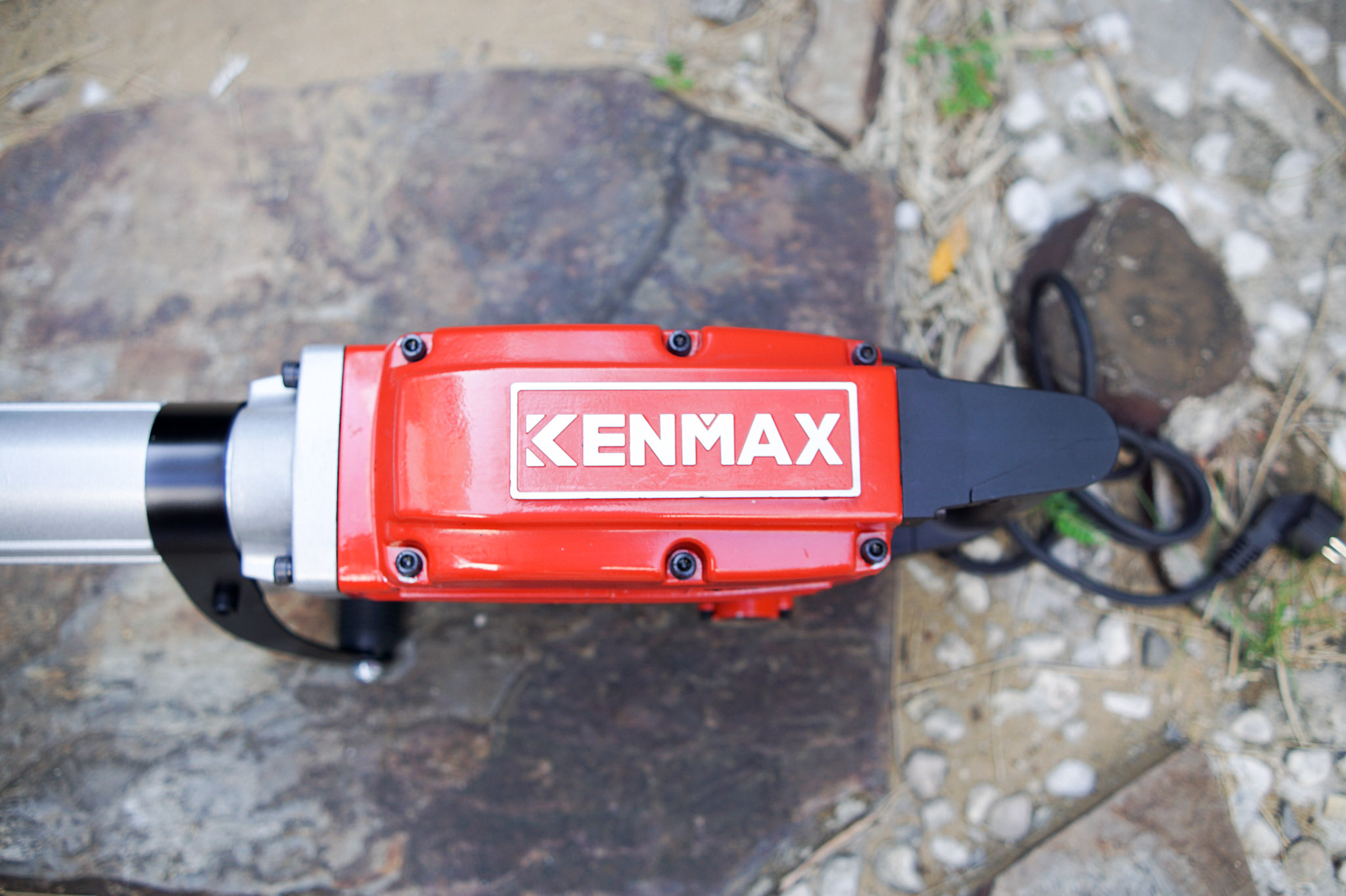 MÁY ĐỤC BÊ TÔNG KENMAX KM 65N