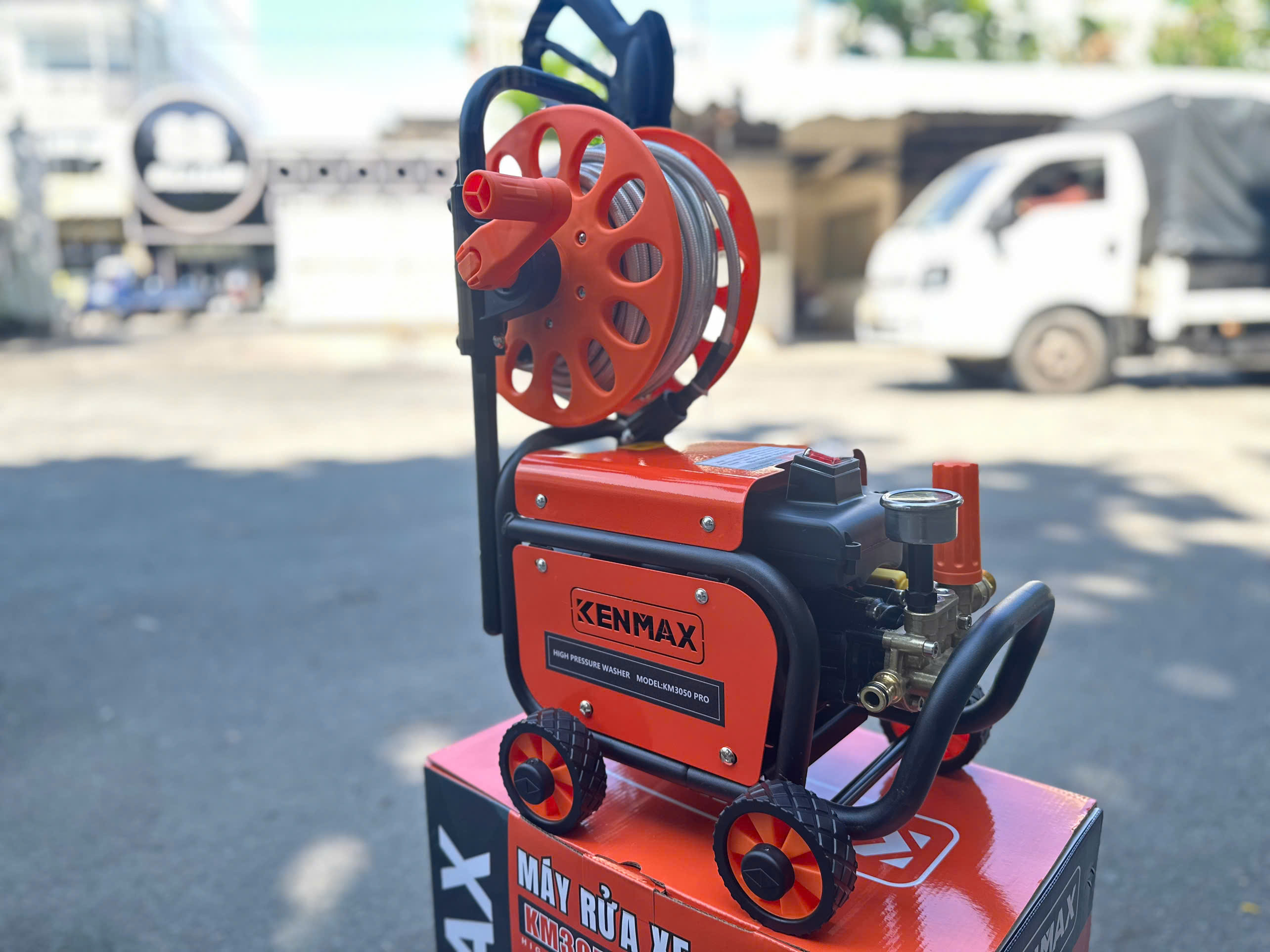 MÁY RỬA XE CAO ÁP KENMAX KM3050 PRO