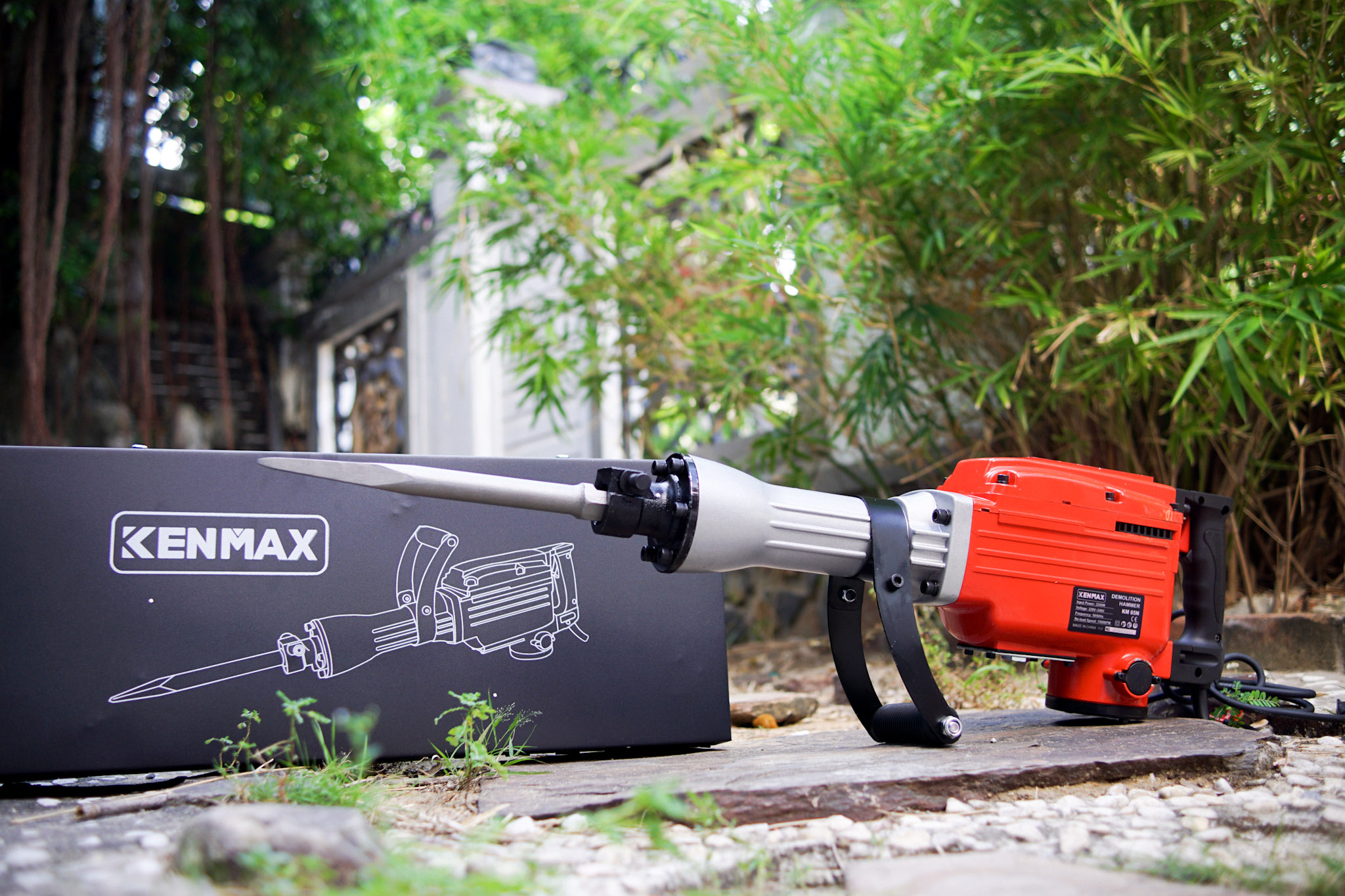 MÁY ĐỤC BÊ TÔNG KENMAX KM 65N