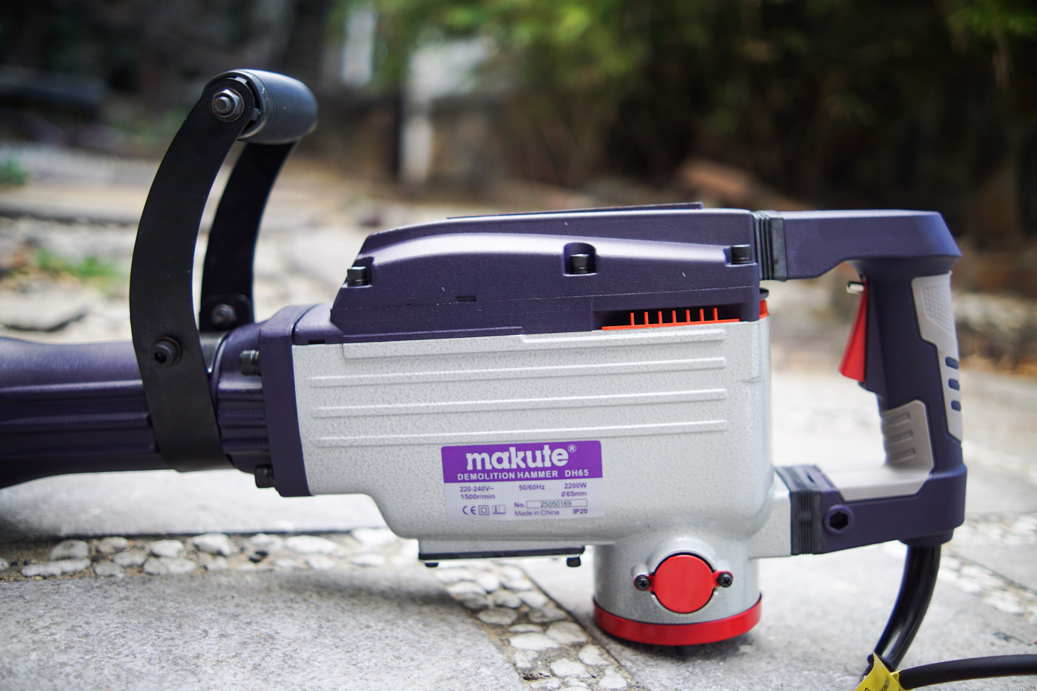 MÁY ĐỤC MAKUTE (30ly) DH65