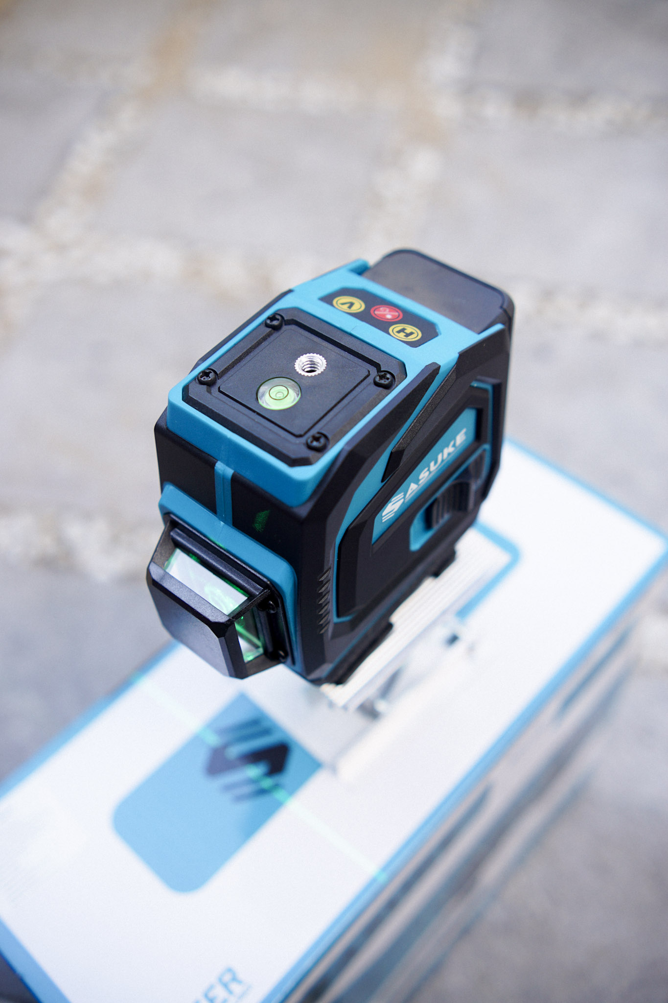 Máy cân bằng tia laser LS012