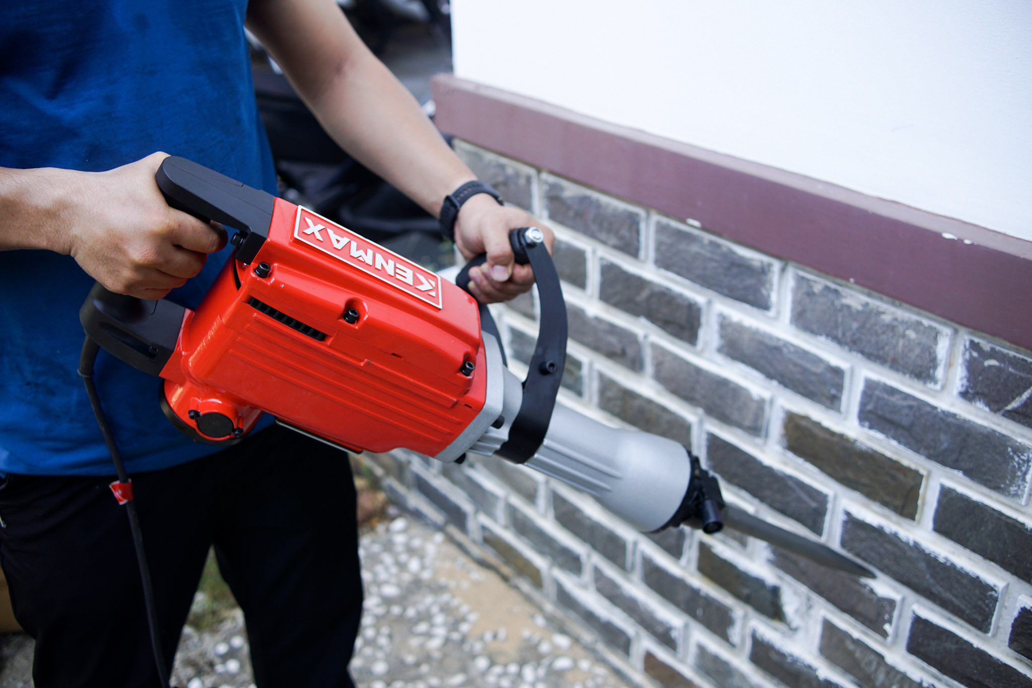 MÁY ĐỤC BÊ TÔNG KENMAX KM 65N