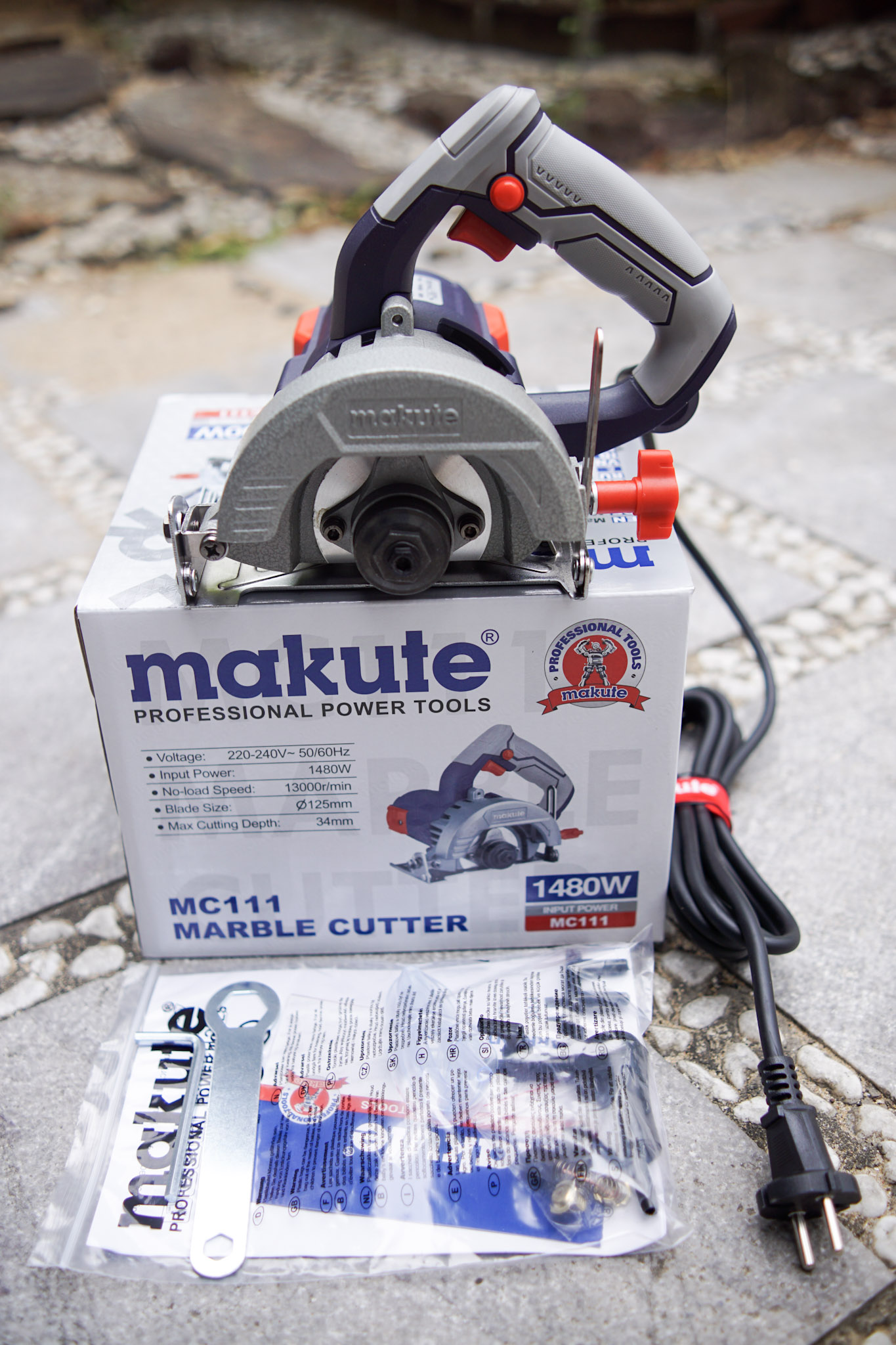 MÁY CẮT GẠCH MAKUTE - MC111