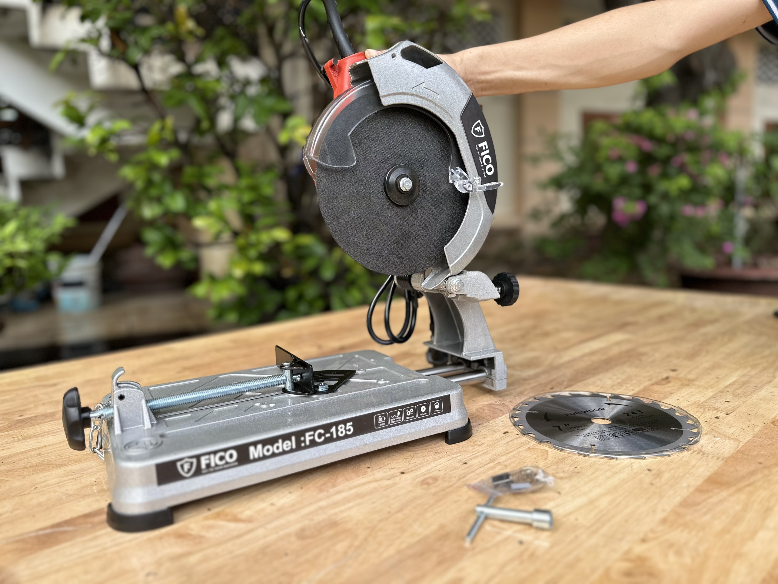 Máy cắt sắt đa năng ti trượt 185mm, FC-185