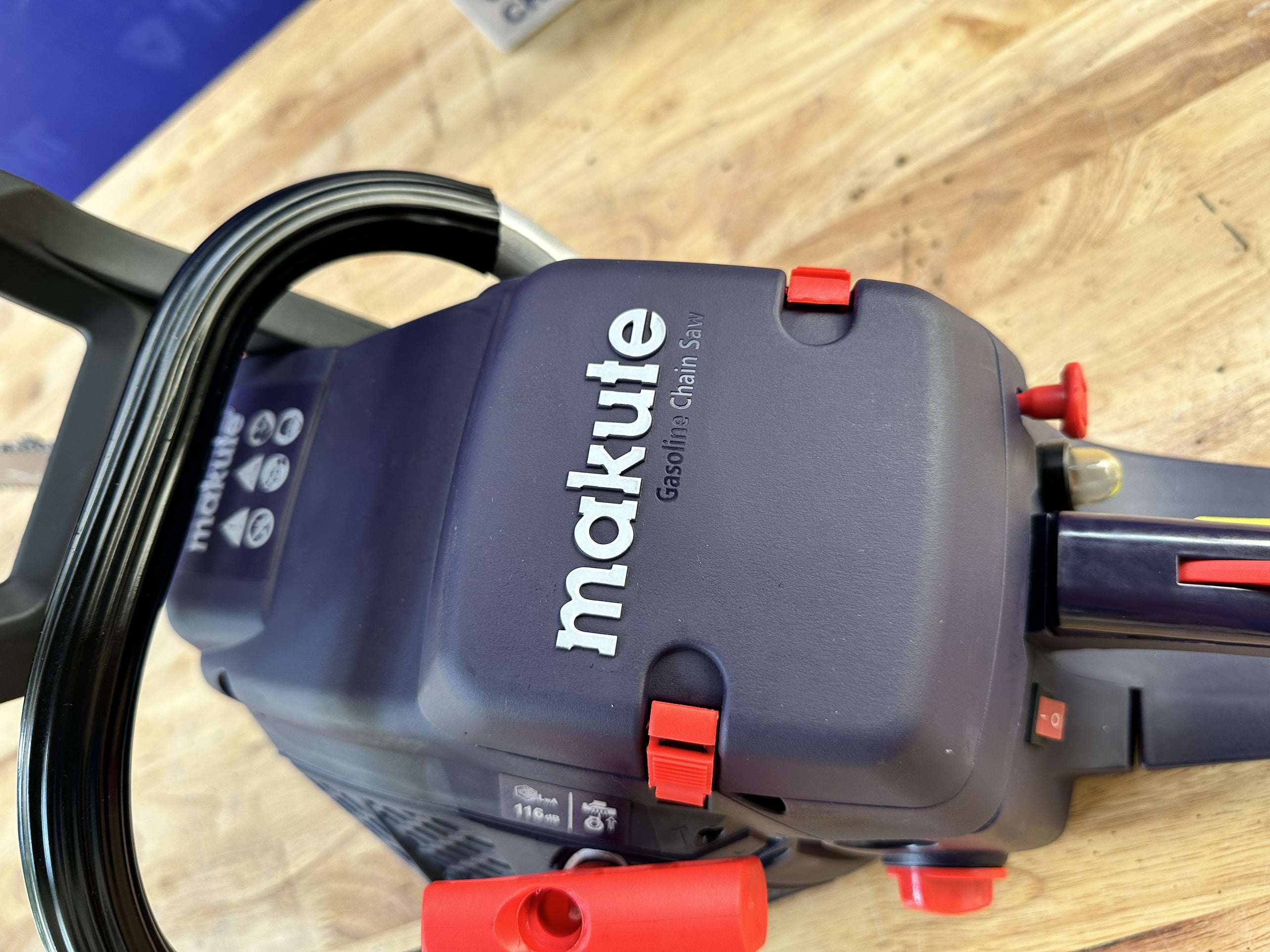 Máy cưa xích xăng GC2301