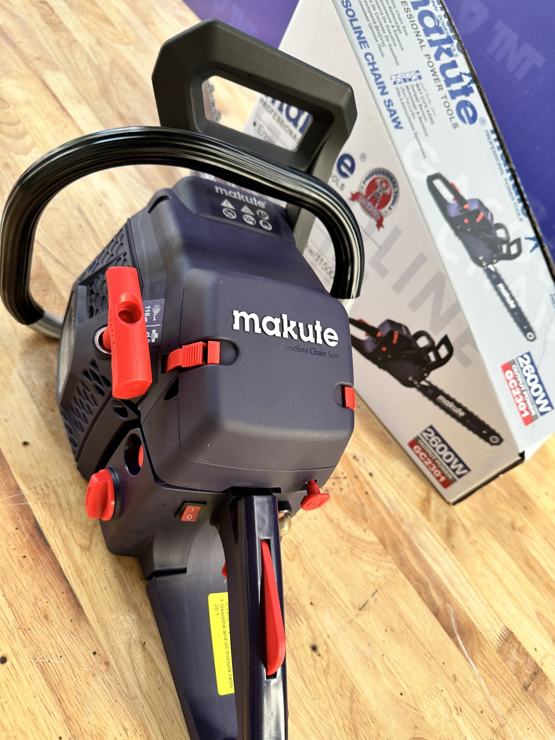 Máy cưa xích xăng GC2301