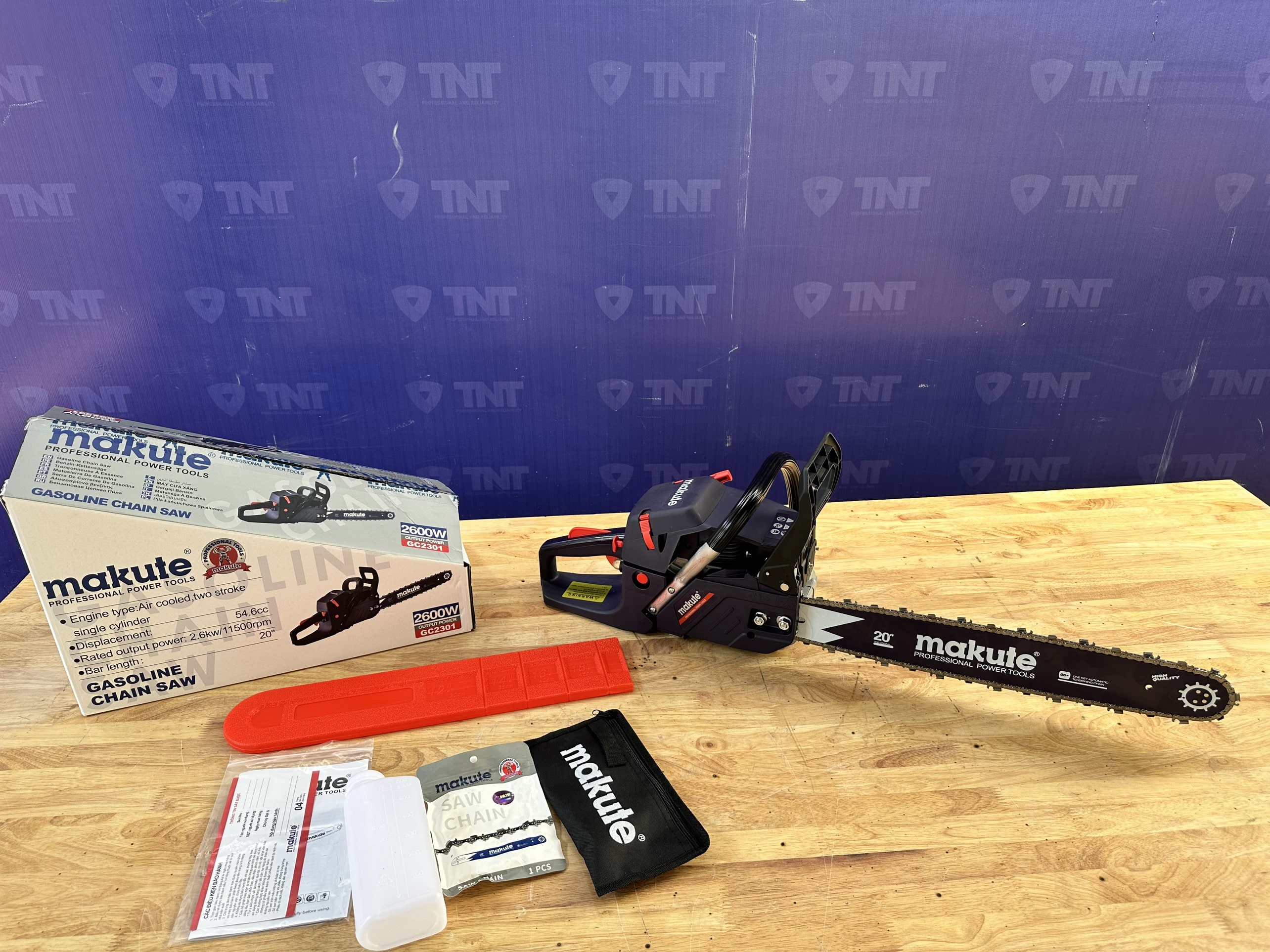 Máy cưa xích xăng GC2301