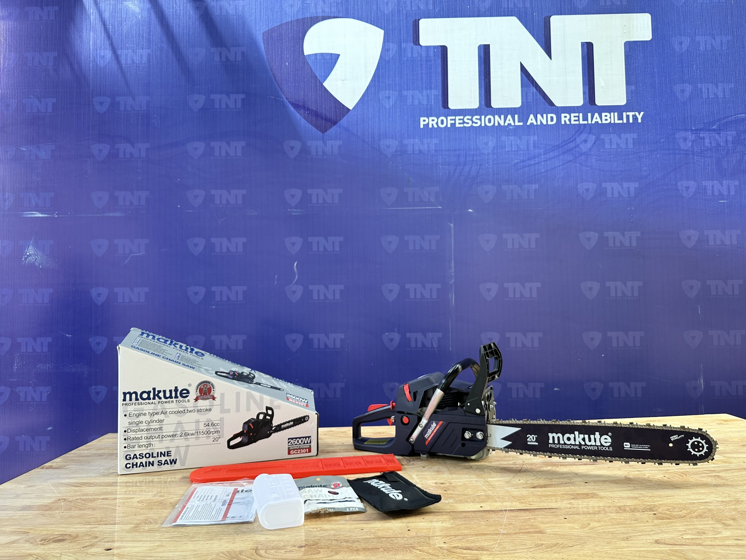 Máy cưa xích xăng GC2301