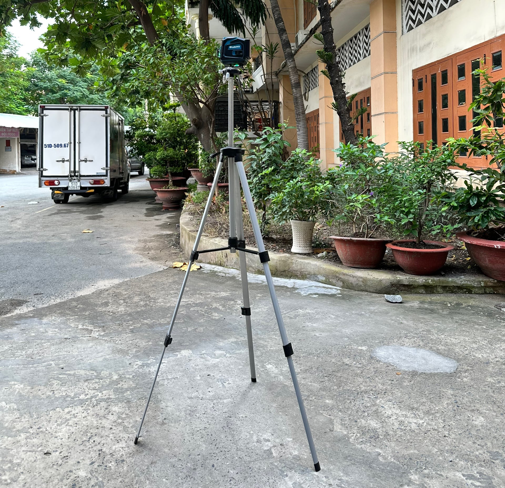 Máy cân bằng tia laser LS012