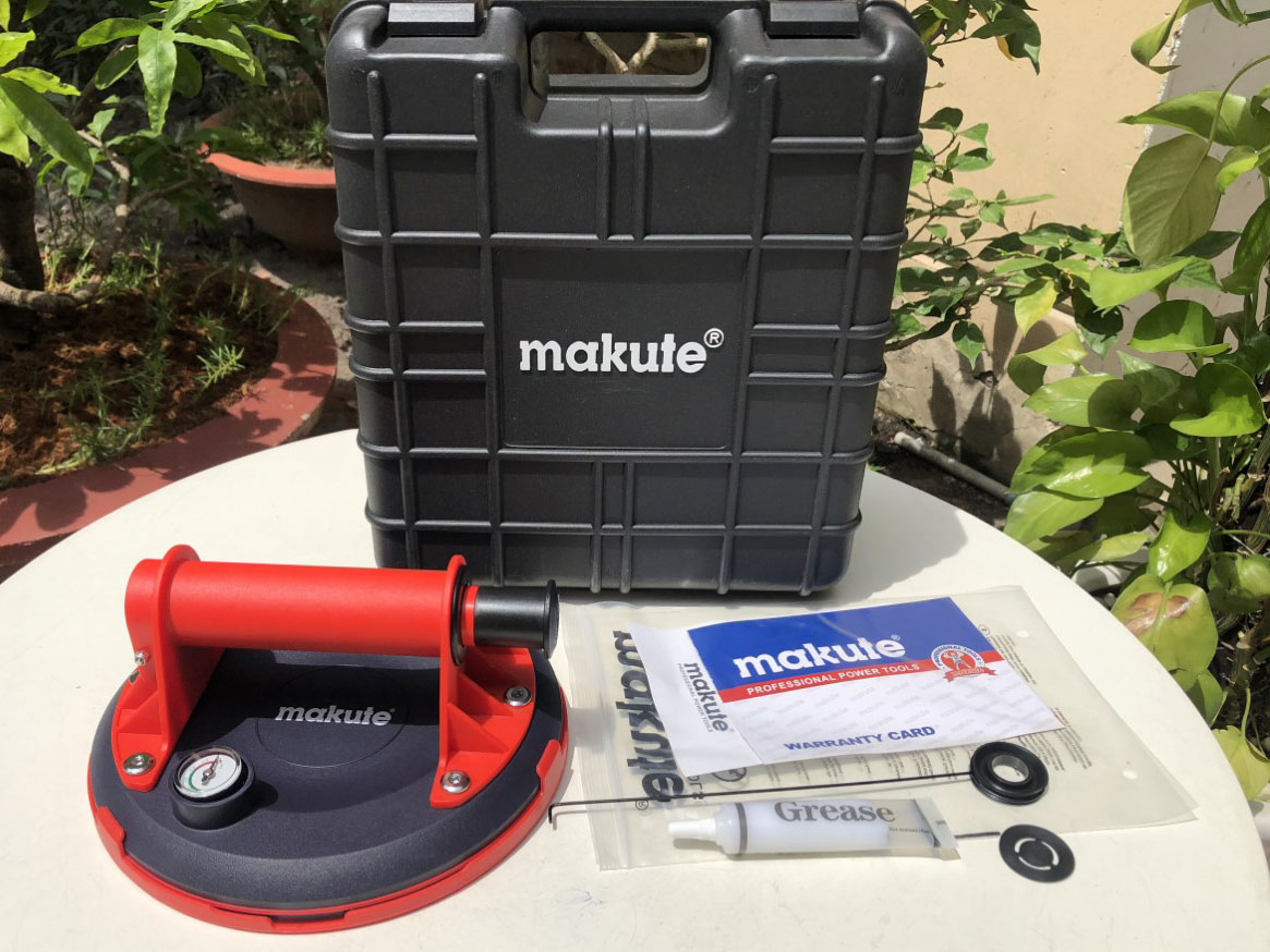 Máy rung hít gạch MAKUTE VS1901