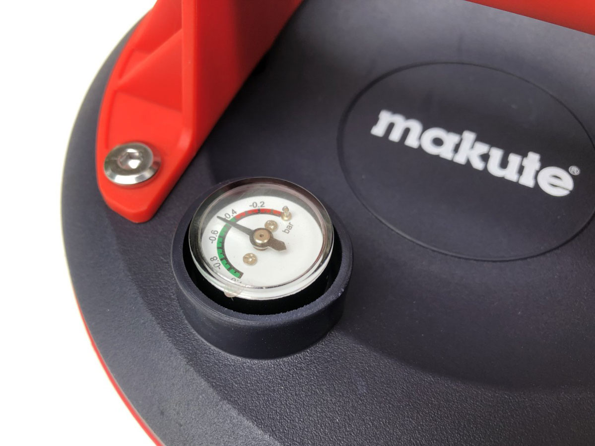 Máy rung hít gạch MAKUTE VS1901