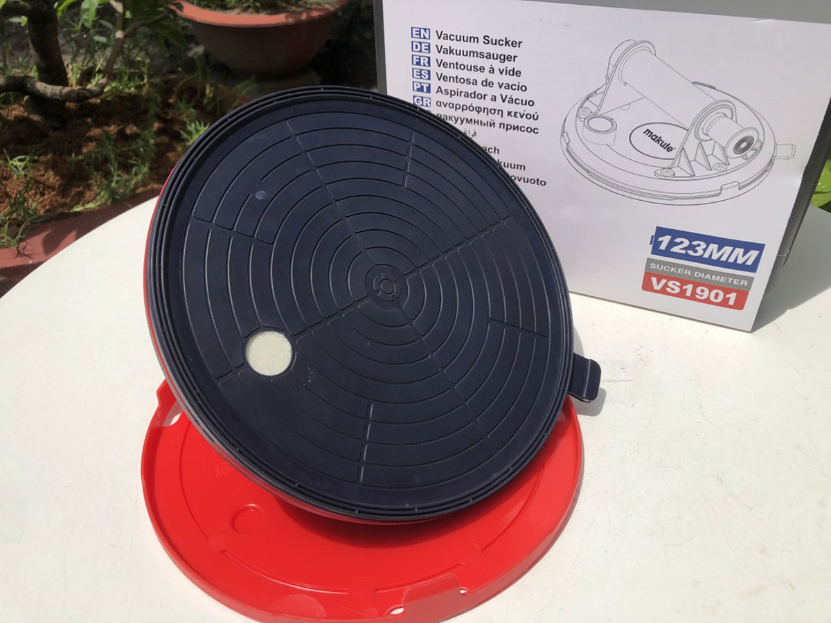 Máy rung hít gạch MAKUTE VS1901