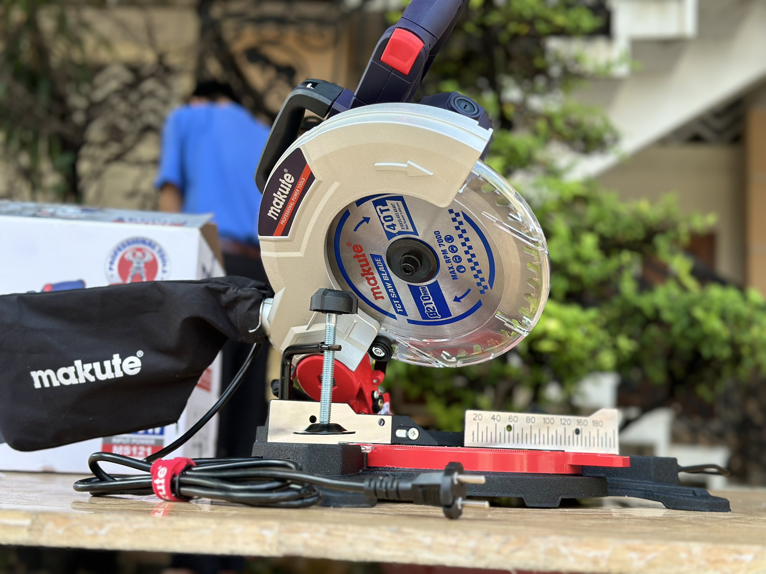 Máy cắt nhôm MS121 210mm