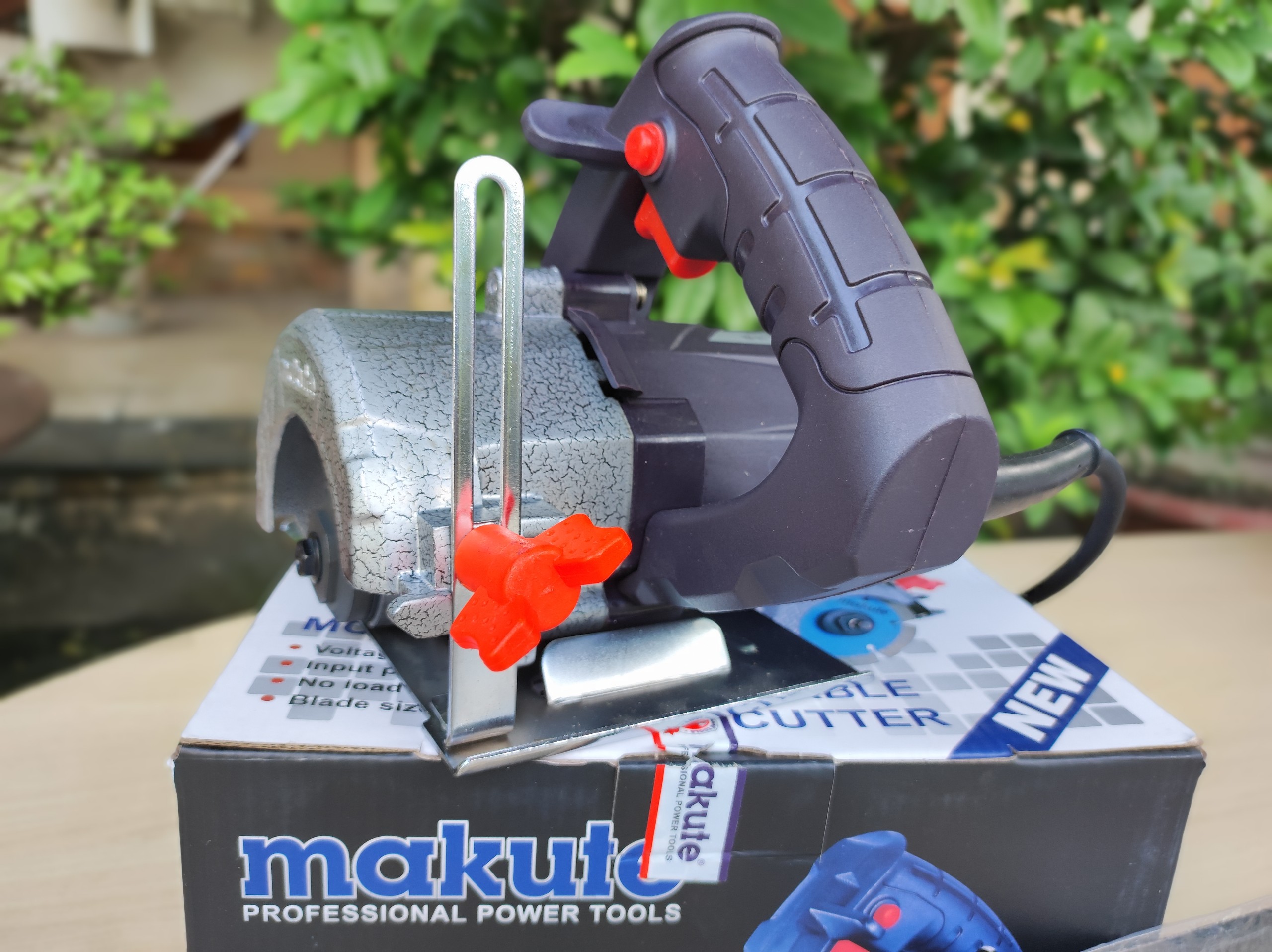 Máy cắt gạch MC003