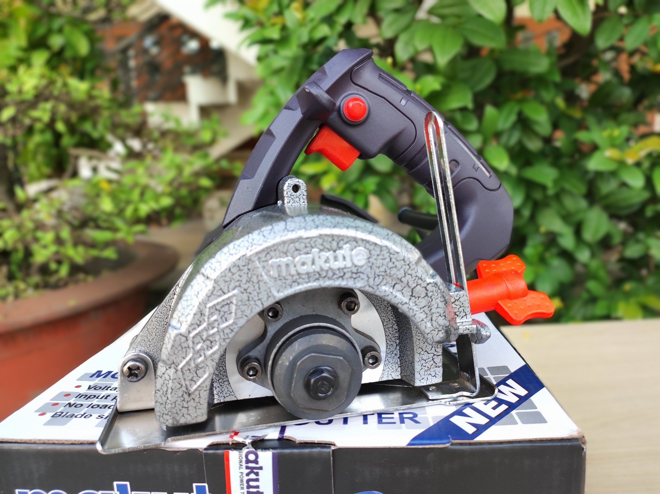 Máy cắt gạch MC003