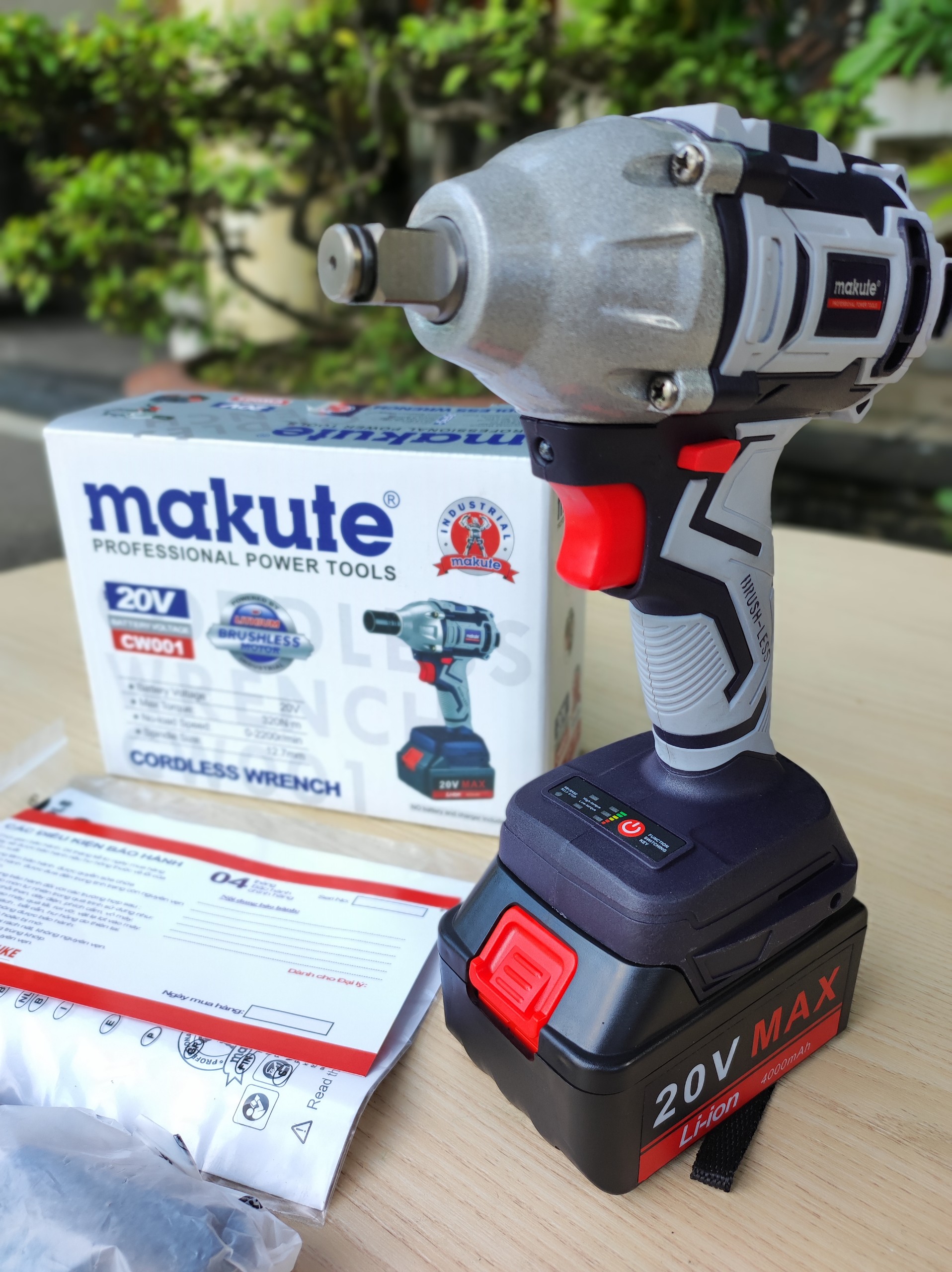 Máy bắn đai ốc dùng  pin CW001(20V)