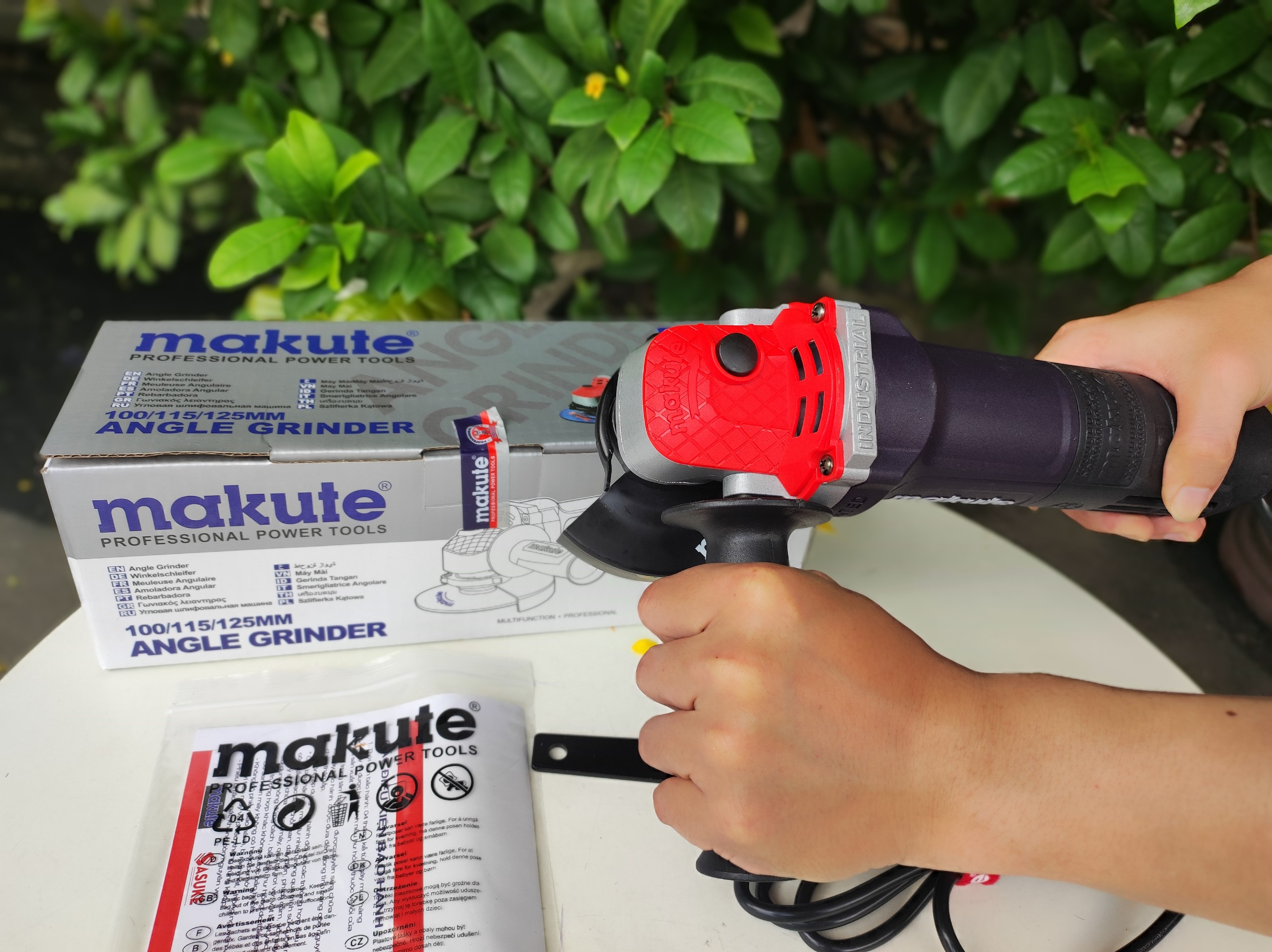 Máy mài (công tắc đuôi) AG126