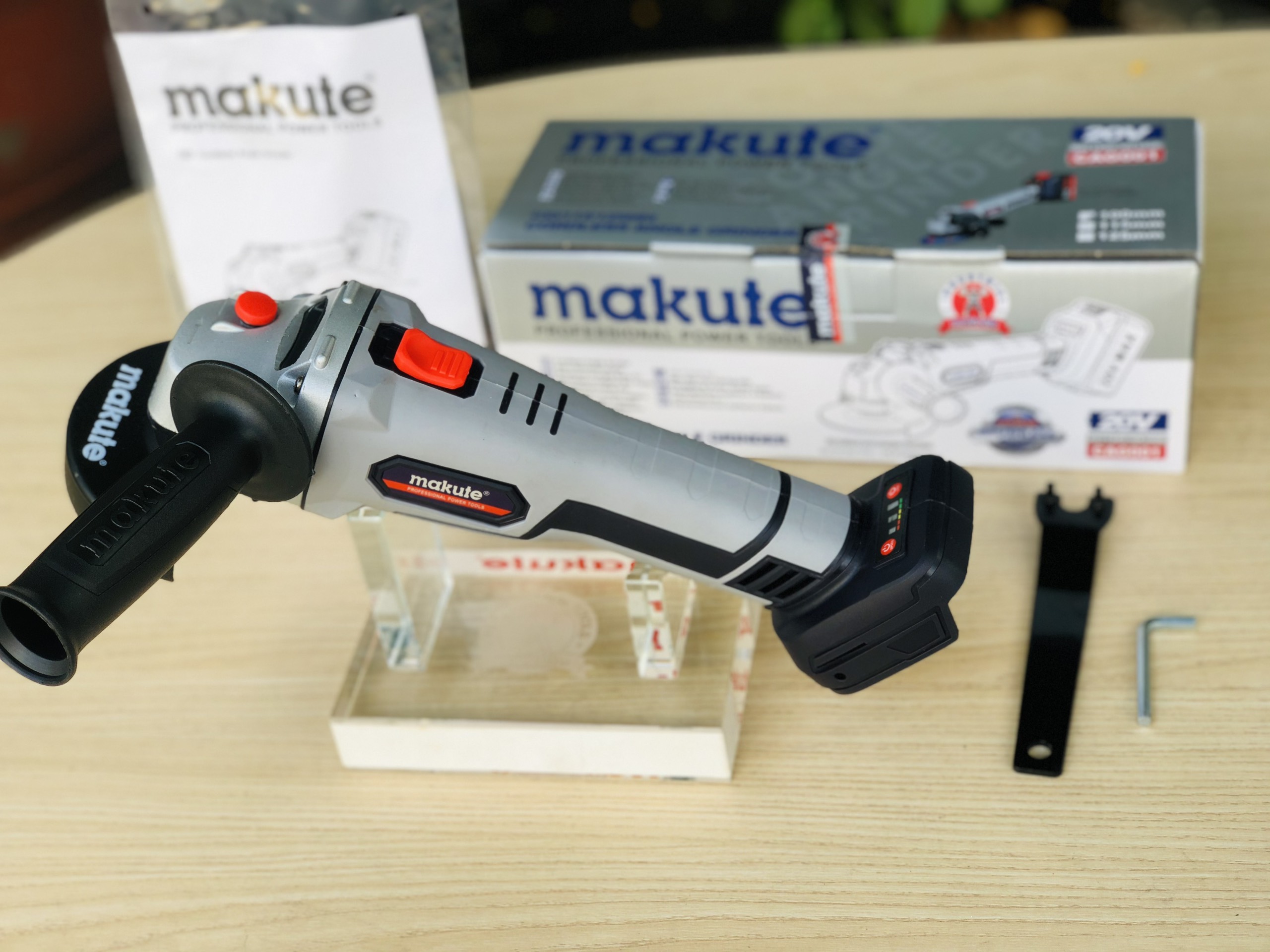 Máy mài Góc dùng pin CAG001( không kèm pin và sạc)