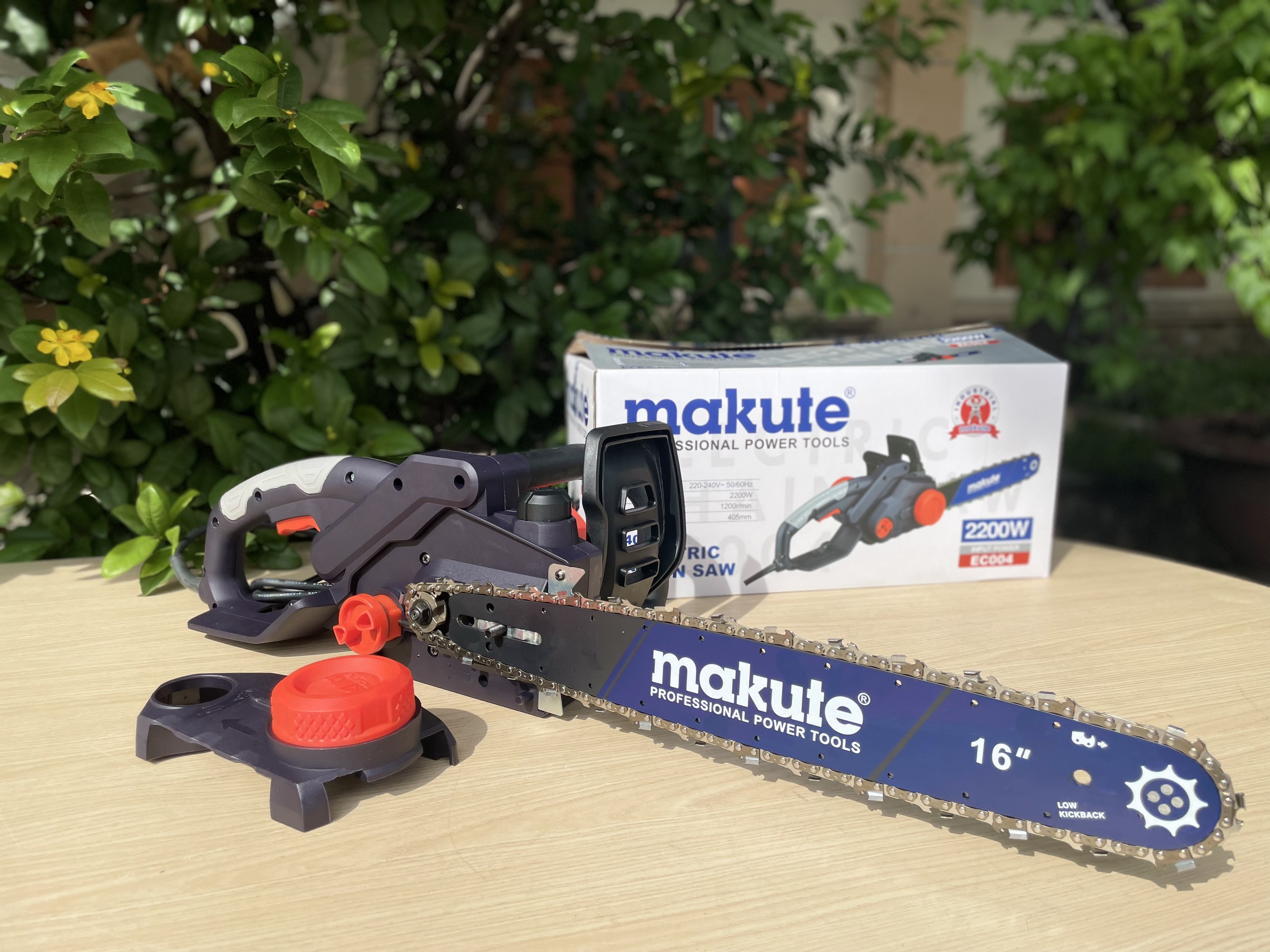 Máy cưa xích điện EC004