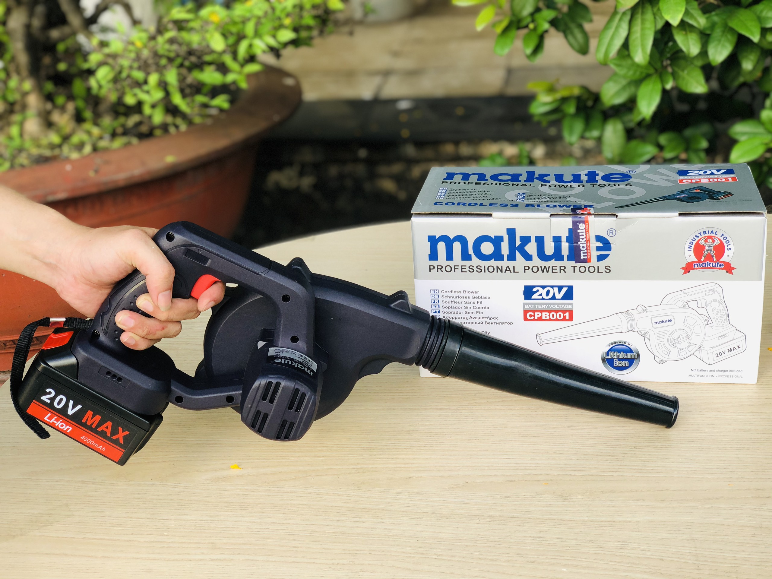 Máy thổi bụi dùng Pin CPB001(20V)