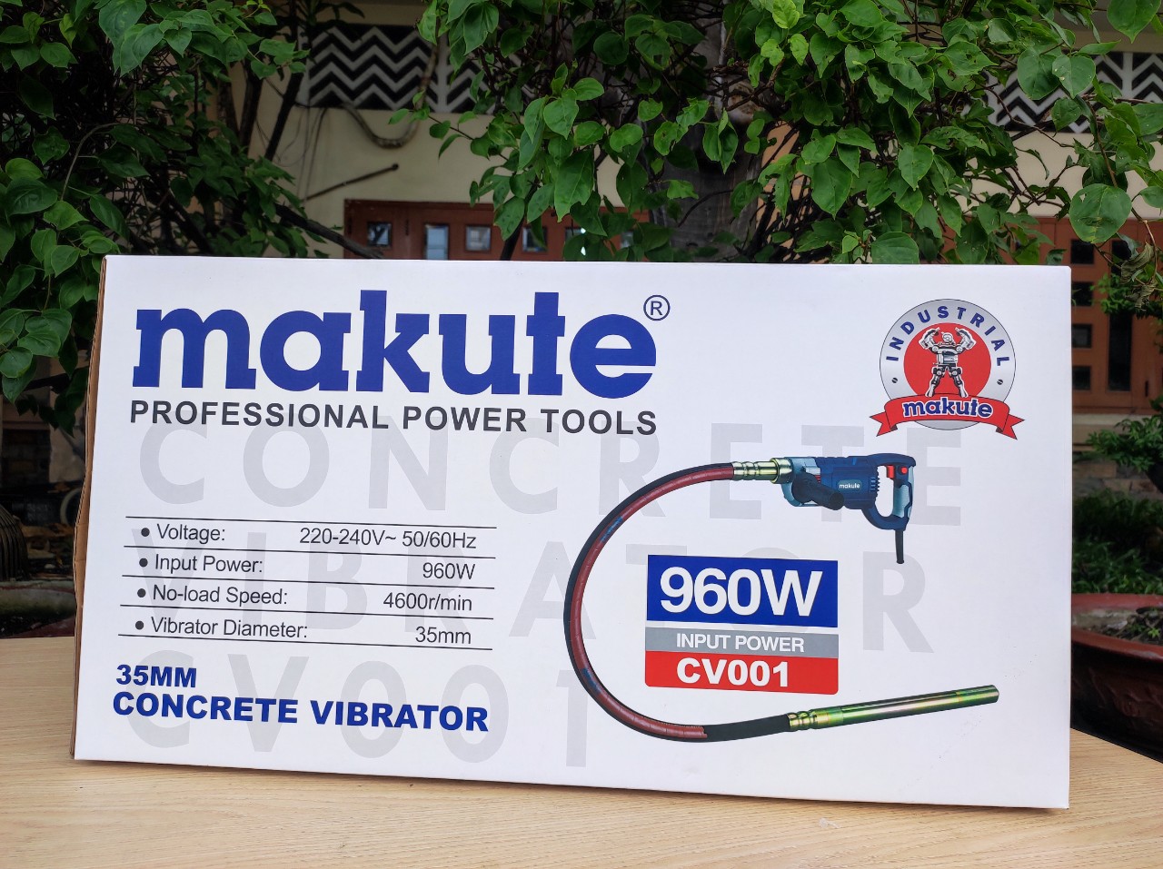 Máy đầm dùi CV001