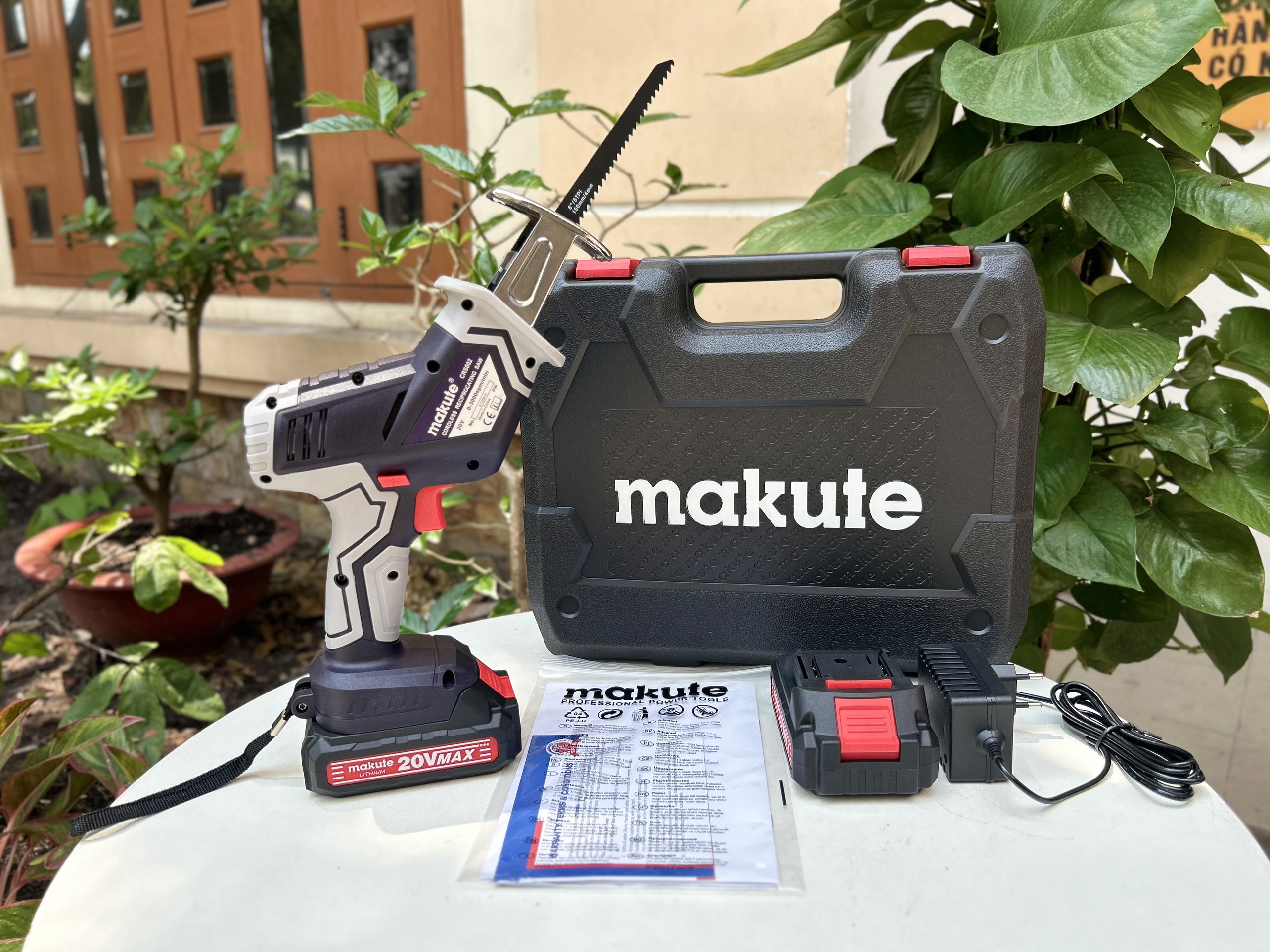 Máy cưa kiếm dùng  pin CRS002 20V