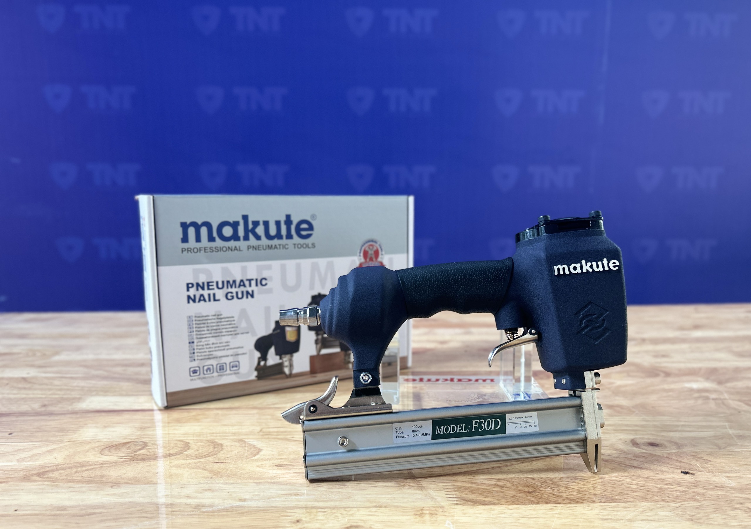 Súng bắn đinh thẳng F30D