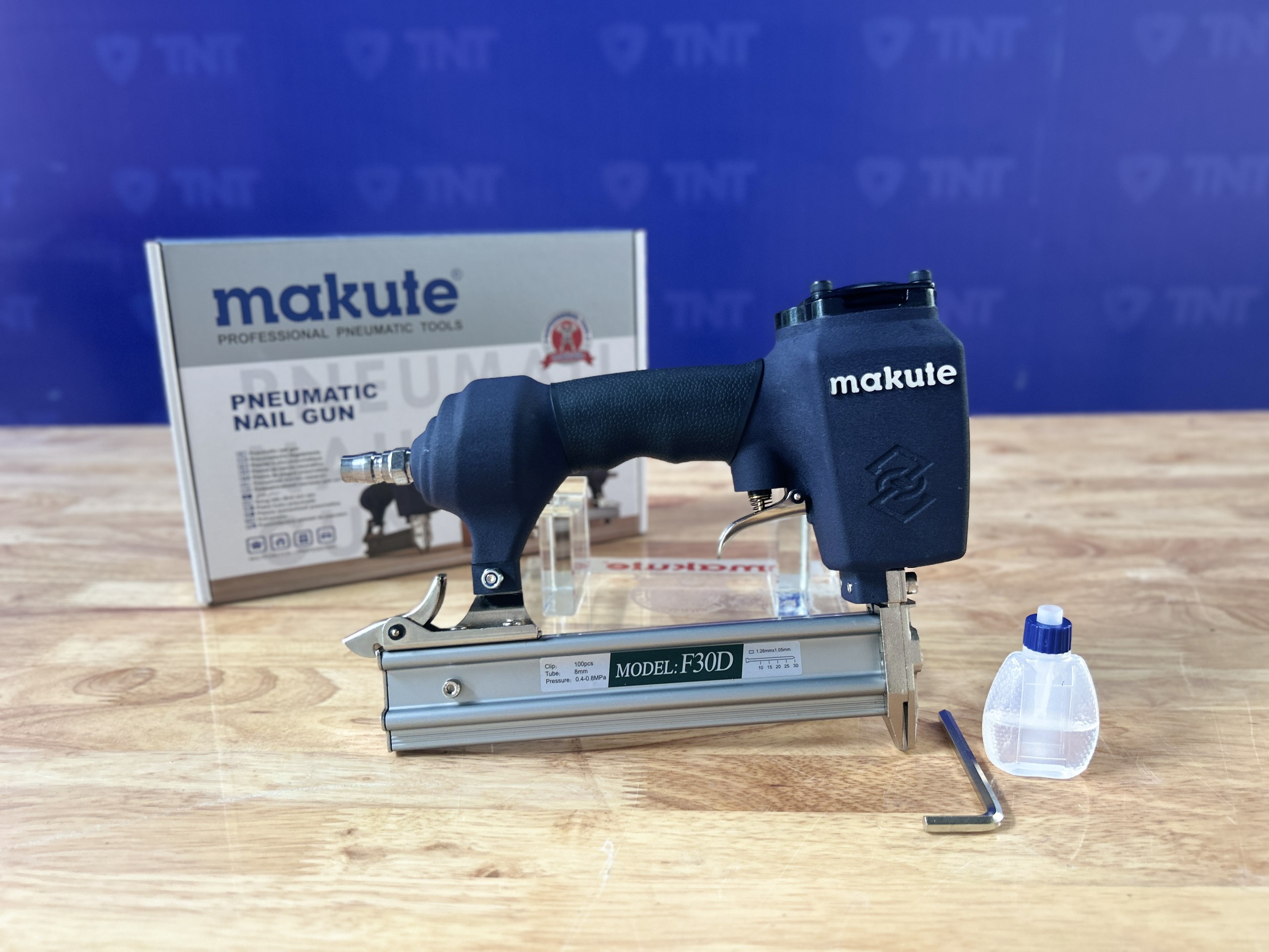 Súng bắn đinh thẳng F30D