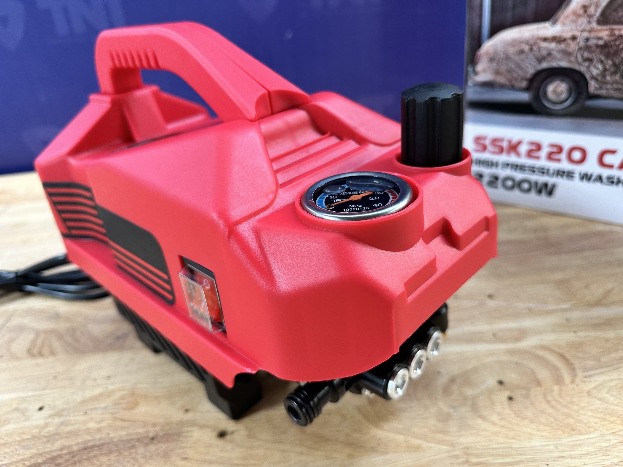 Máy xịt rửa có chính áp SSK220-CA