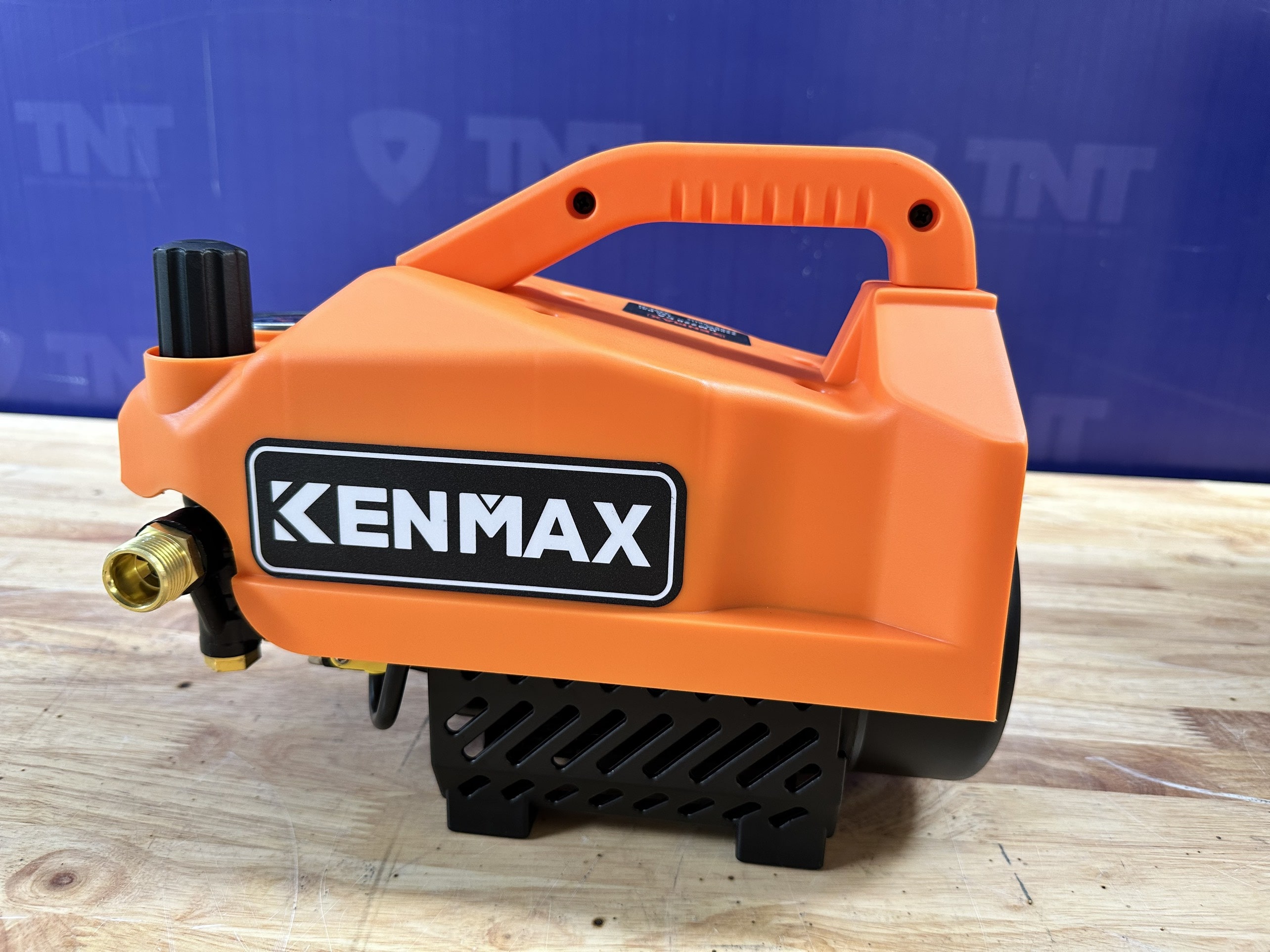 Máy xịt rửa có chính áp KENMAX KM220-CA