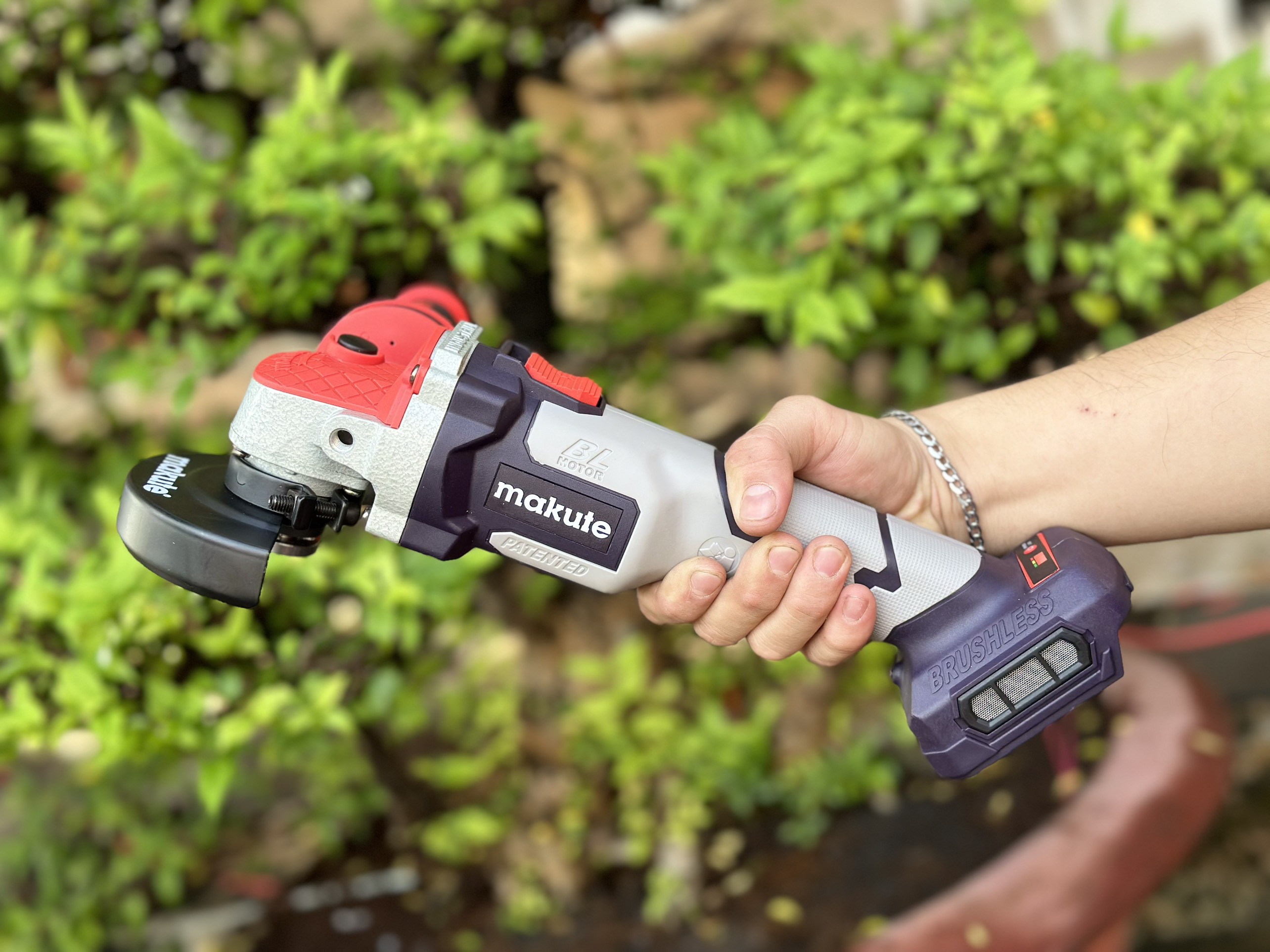 Máy mài pin CAG126 không chổi than (không kèm Pin sạc)